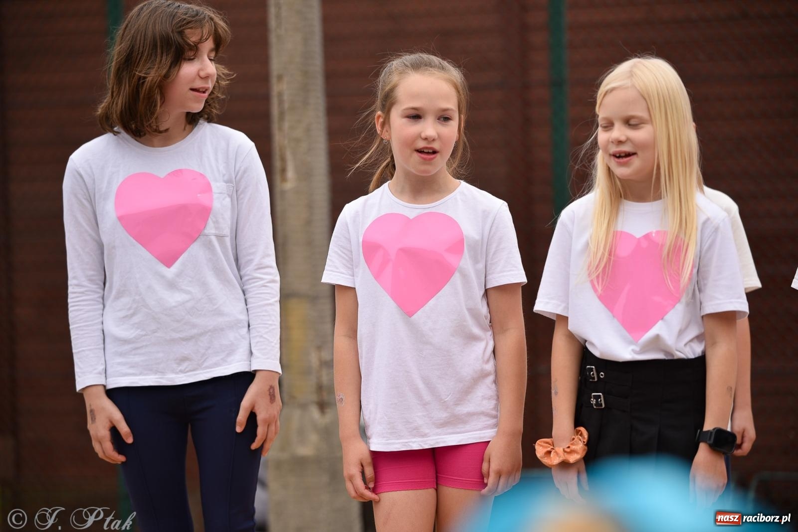 Zdjęcie w galerii na portalu naszraciborz.pl: Piętnastka festynem rodzinnym żegna rok szkolny wiadomości z regionu