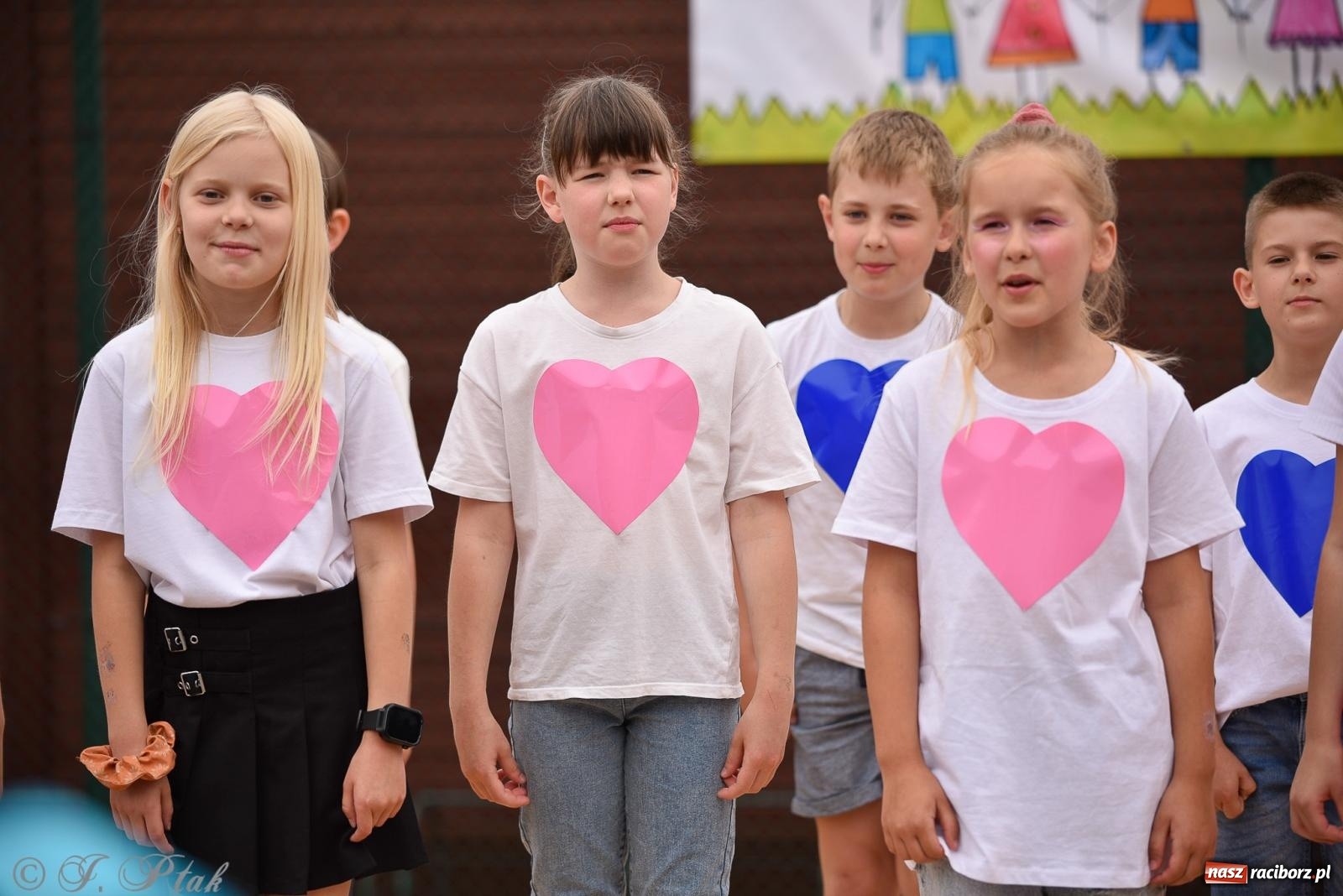 Zdjęcie w galerii na portalu naszraciborz.pl: Piętnastka festynem rodzinnym żegna rok szkolny wiadomości z regionu