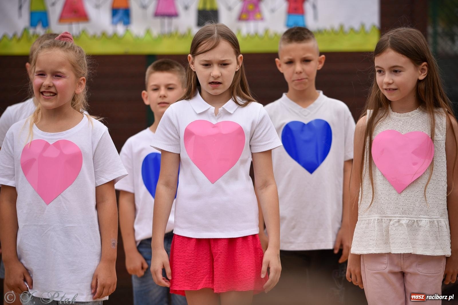 Zdjęcie w galerii na portalu naszraciborz.pl: Piętnastka festynem rodzinnym żegna rok szkolny wiadomości z regionu