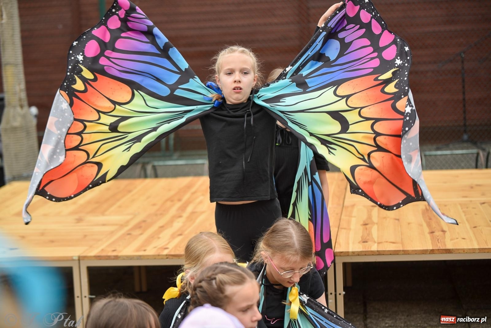 Zdjęcie w galerii na portalu naszraciborz.pl: Piętnastka festynem rodzinnym żegna rok szkolny wiadomości z regionu