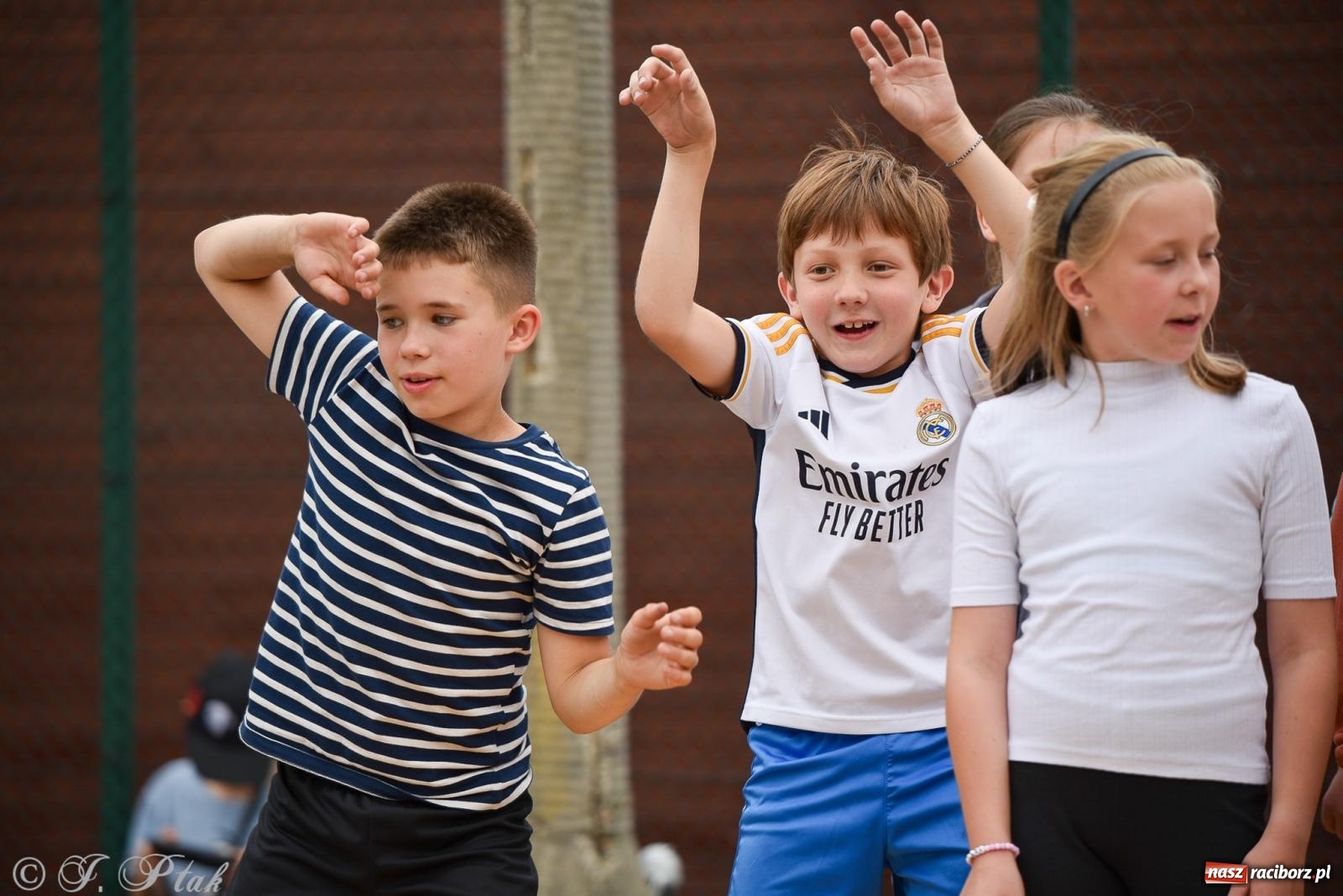 Zdjęcie w galerii na portalu naszraciborz.pl: Piętnastka festynem rodzinnym żegna rok szkolny wiadomości z regionu