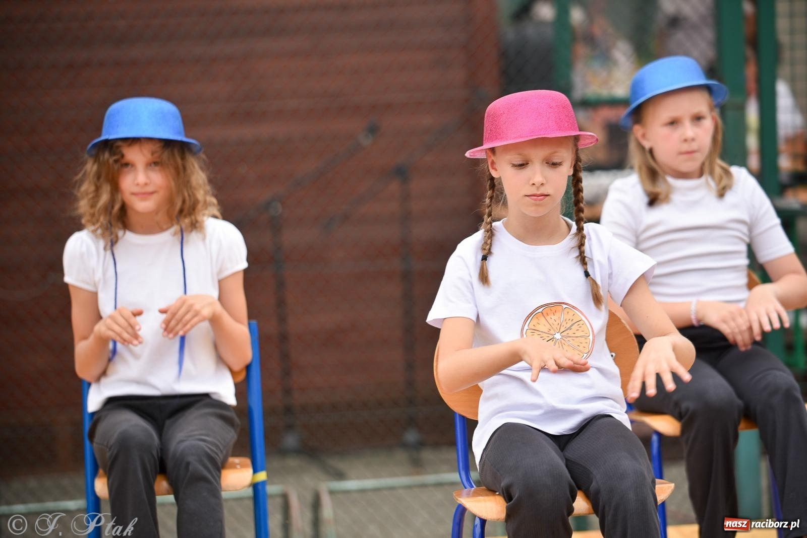 Zdjęcie w galerii na portalu naszraciborz.pl: Piętnastka festynem rodzinnym żegna rok szkolny wiadomości z regionu