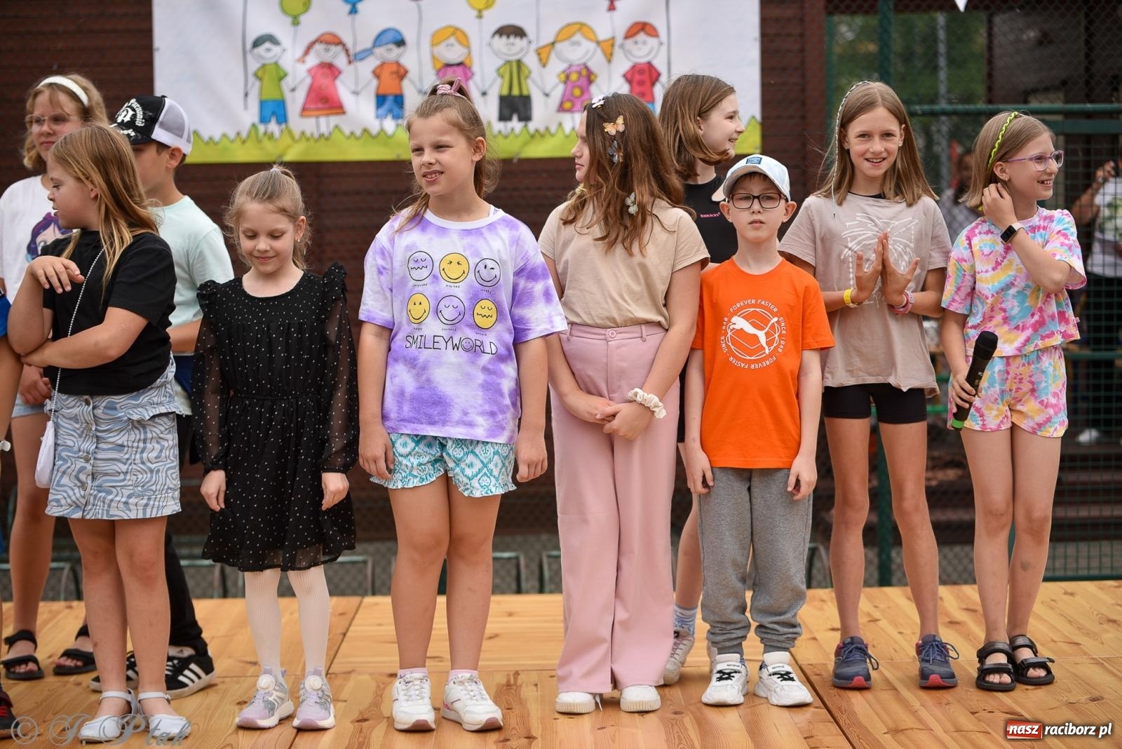 Zdjęcie w galerii na portalu naszraciborz.pl: Piętnastka festynem rodzinnym żegna rok szkolny wiadomości z regionu