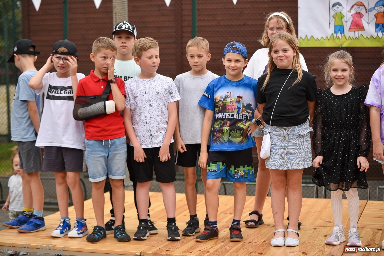 Zdjęcie w galerii na portalu naszraciborz.pl: Piętnastka festynem rodzinnym żegna rok szkolny wiadomości z regionu