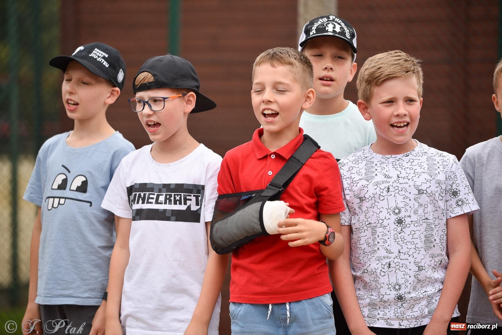 Zdjęcie w galerii na portalu naszraciborz.pl: Piętnastka festynem rodzinnym żegna rok szkolny wiadomości z regionu