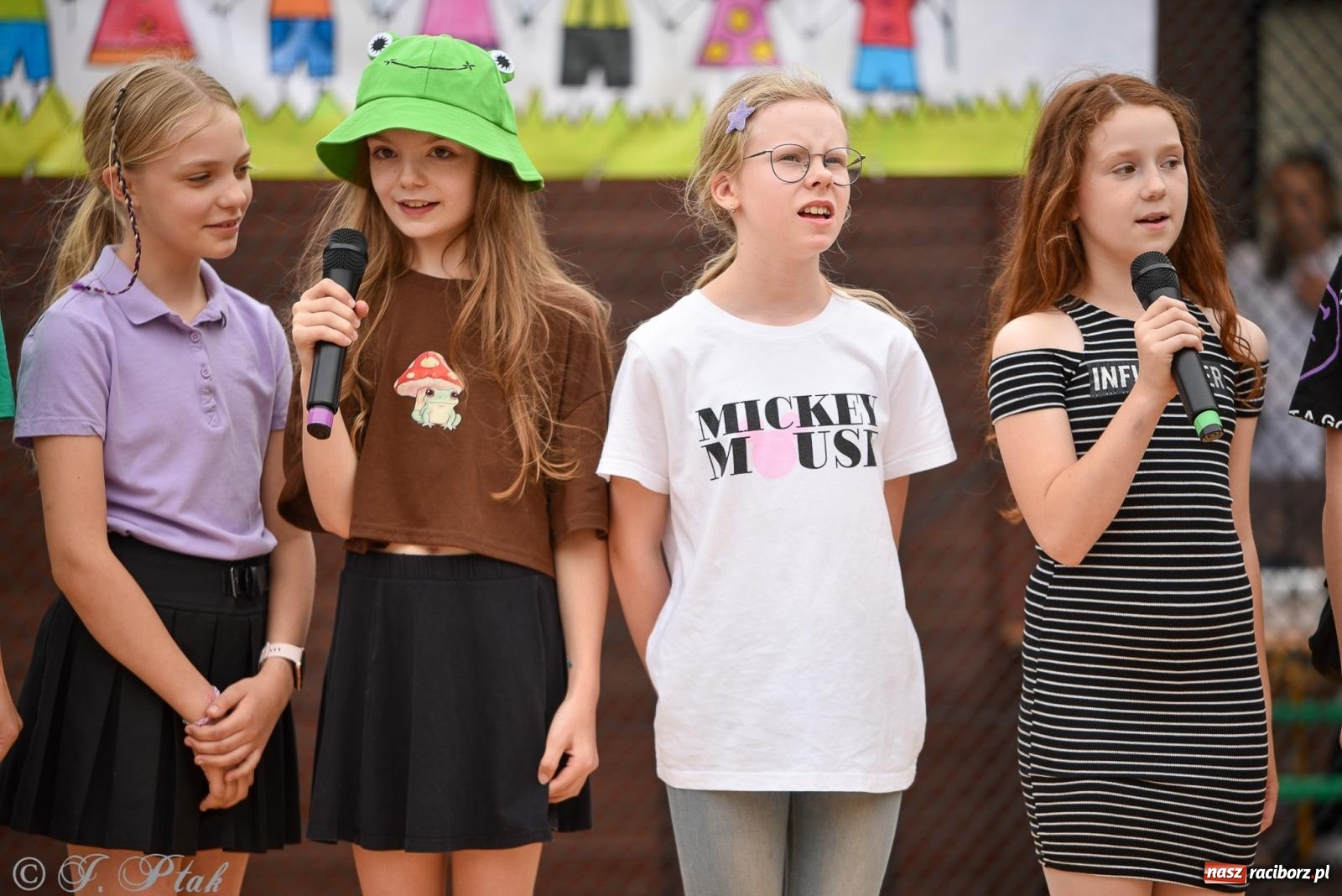 Zdjęcie w galerii na portalu naszraciborz.pl: Piętnastka festynem rodzinnym żegna rok szkolny wiadomości z regionu