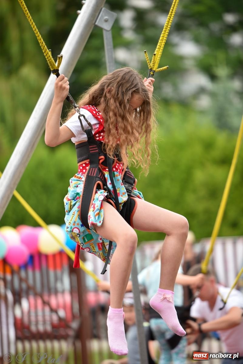 Zdjęcie w galerii na portalu naszraciborz.pl: Piętnastka festynem rodzinnym żegna rok szkolny wiadomości z regionu