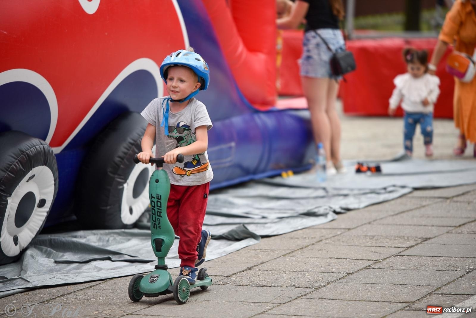 Zdjęcie w galerii na portalu naszraciborz.pl: Piętnastka festynem rodzinnym żegna rok szkolny wiadomości z regionu