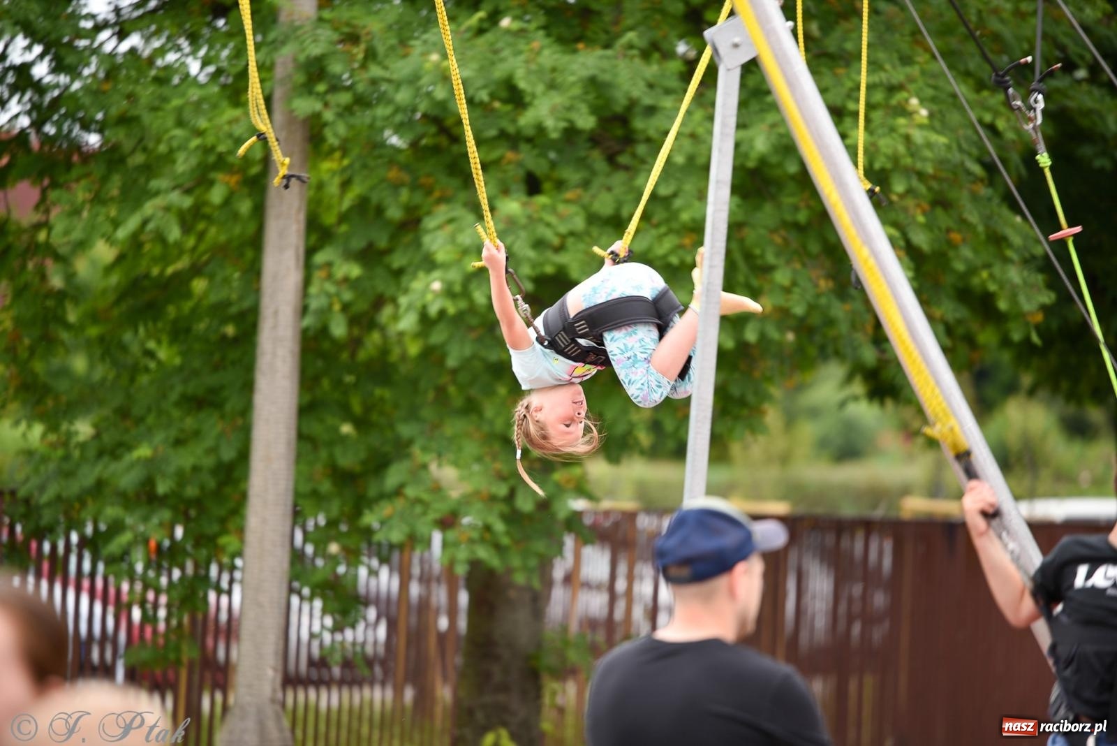 Zdjęcie w galerii na portalu naszraciborz.pl: Piętnastka festynem rodzinnym żegna rok szkolny wiadomości z regionu