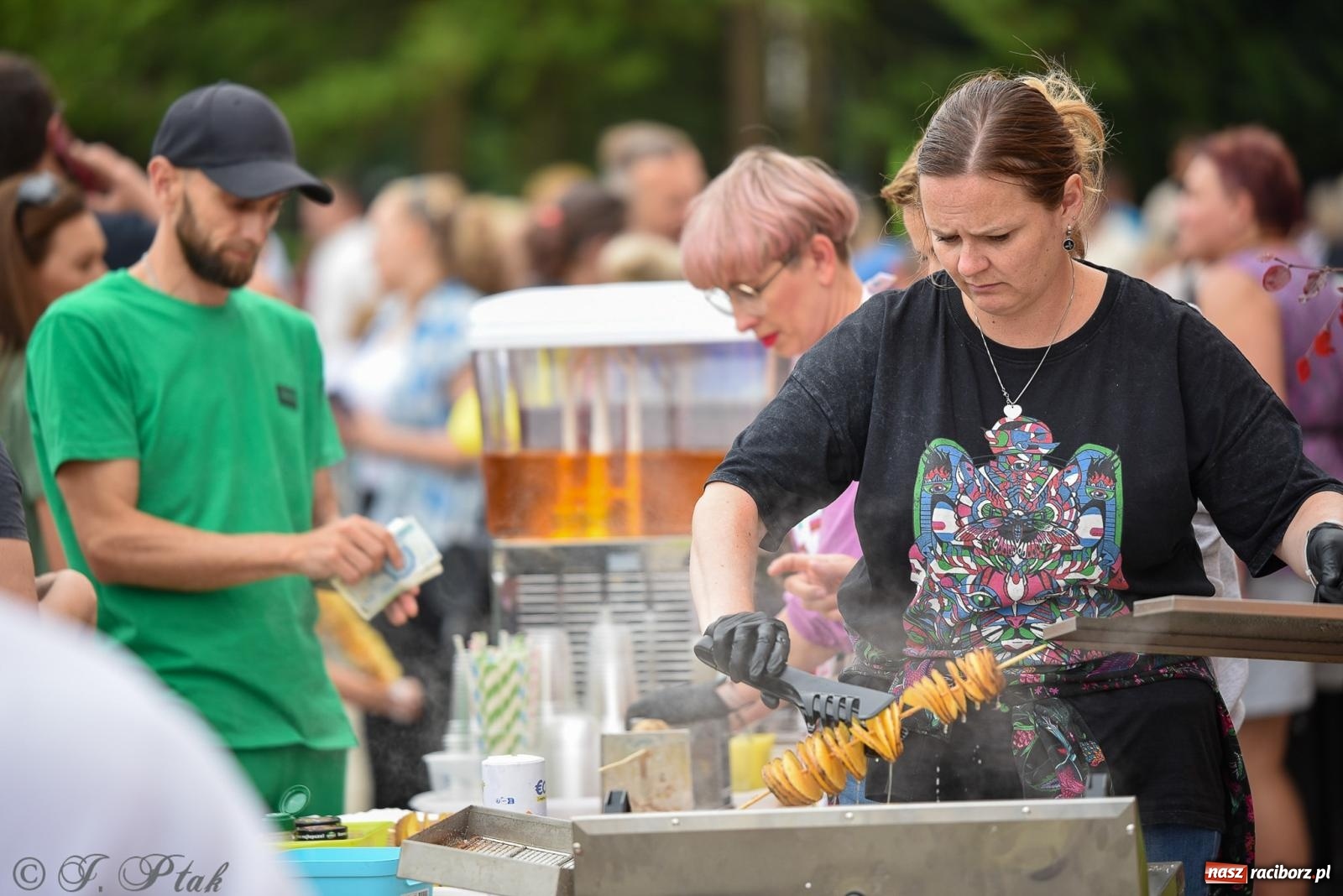 Zdjęcie w galerii na portalu naszraciborz.pl: Piętnastka festynem rodzinnym żegna rok szkolny wiadomości z regionu