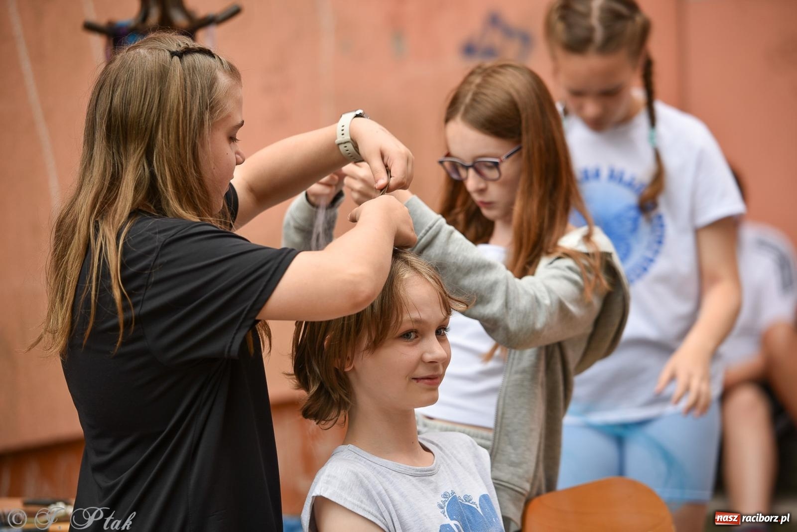Zdjęcie w galerii na portalu naszraciborz.pl: Piętnastka festynem rodzinnym żegna rok szkolny wiadomości z regionu