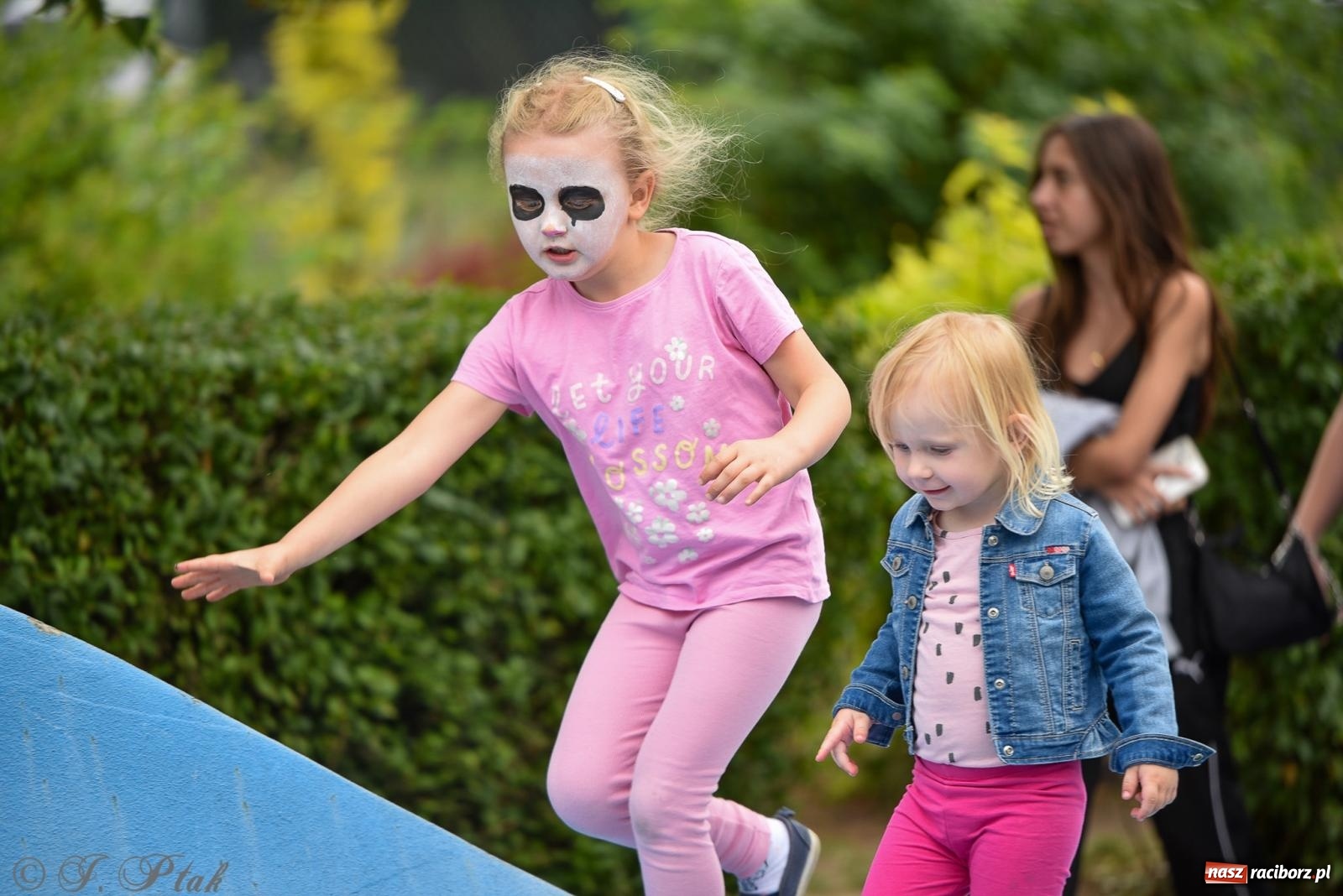 Zdjęcie w galerii na portalu naszraciborz.pl: Piętnastka festynem rodzinnym żegna rok szkolny wiadomości z regionu