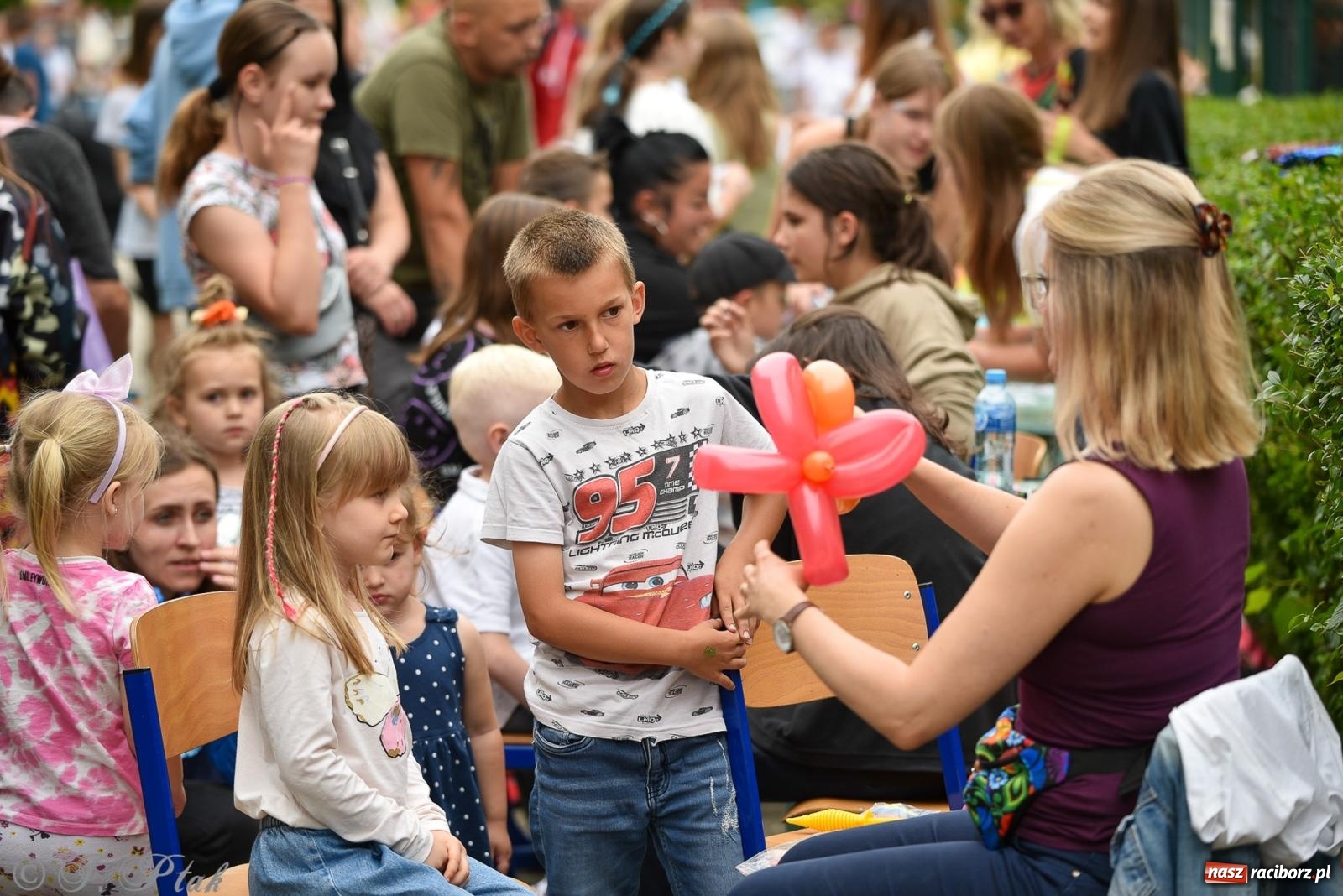 Zdjęcie w galerii na portalu naszraciborz.pl: Piętnastka festynem rodzinnym żegna rok szkolny wiadomości z regionu