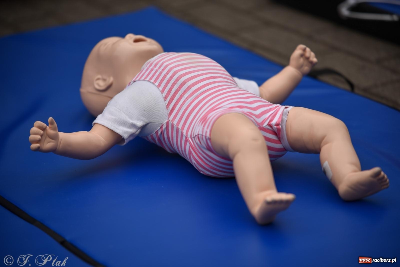 Zdjęcie w galerii na portalu naszraciborz.pl: Piętnastka festynem rodzinnym żegna rok szkolny wiadomości z regionu