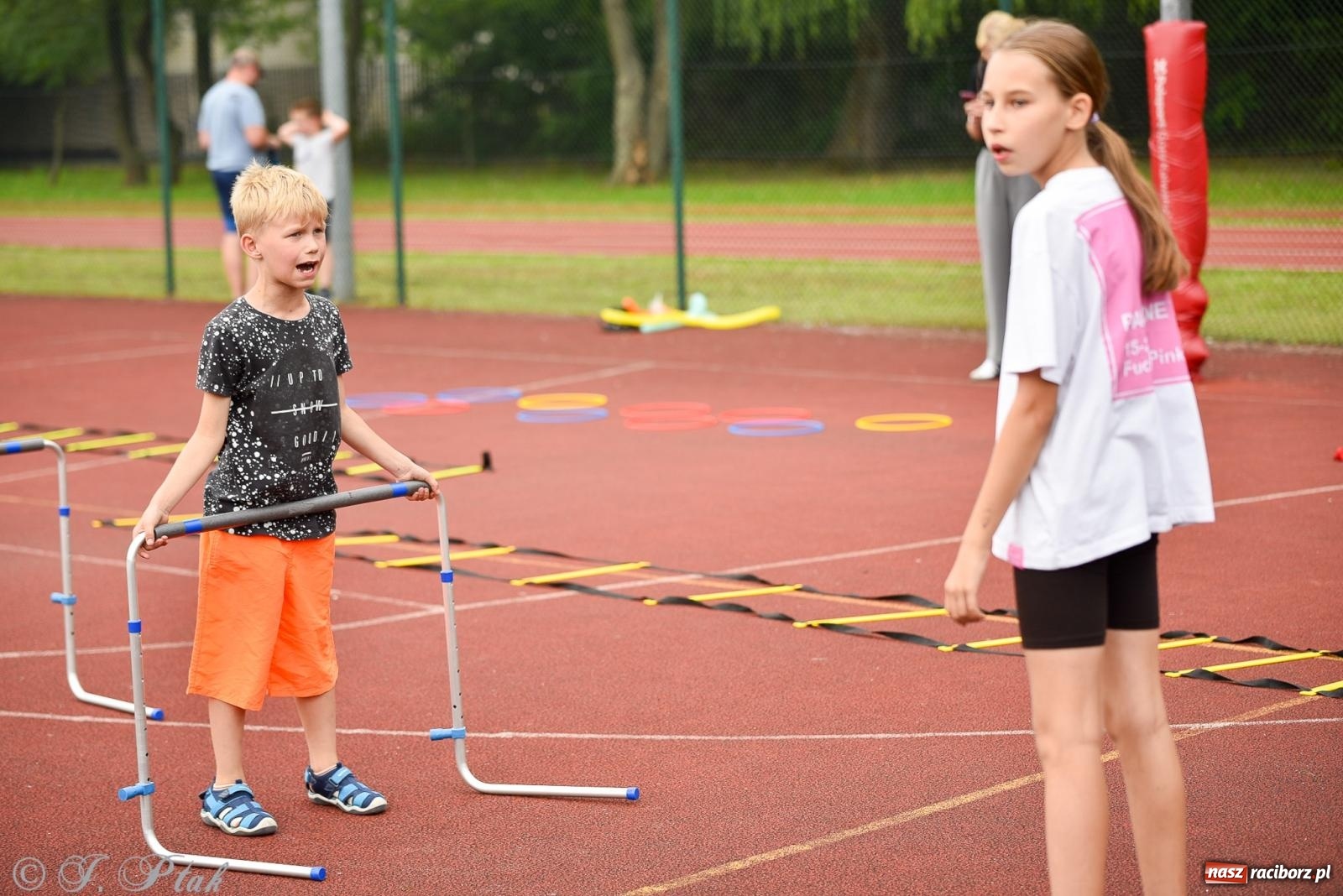 Zdjęcie w galerii na portalu naszraciborz.pl: Piętnastka festynem rodzinnym żegna rok szkolny wiadomości z regionu