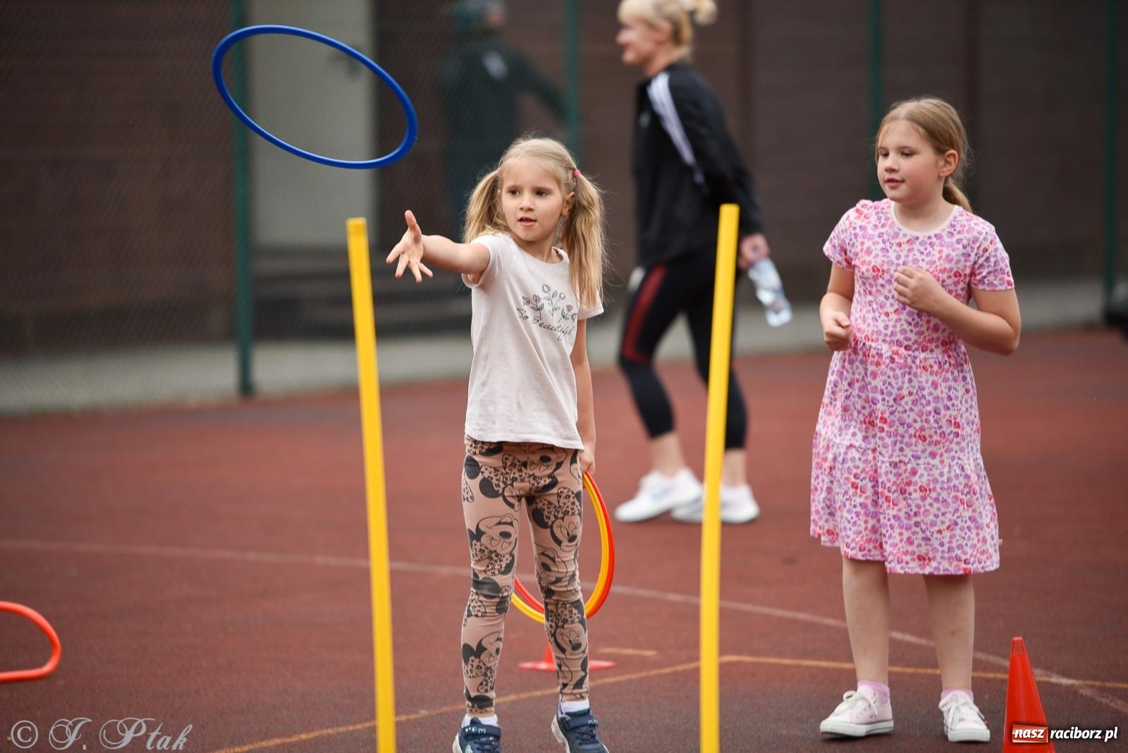 Zdjęcie w galerii na portalu naszraciborz.pl: Piętnastka festynem rodzinnym żegna rok szkolny wiadomości z regionu