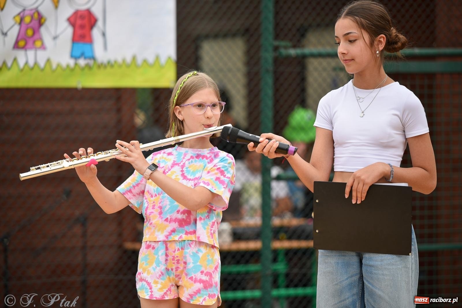 Zdjęcie w galerii na portalu naszraciborz.pl: Piętnastka festynem rodzinnym żegna rok szkolny wiadomości z regionu