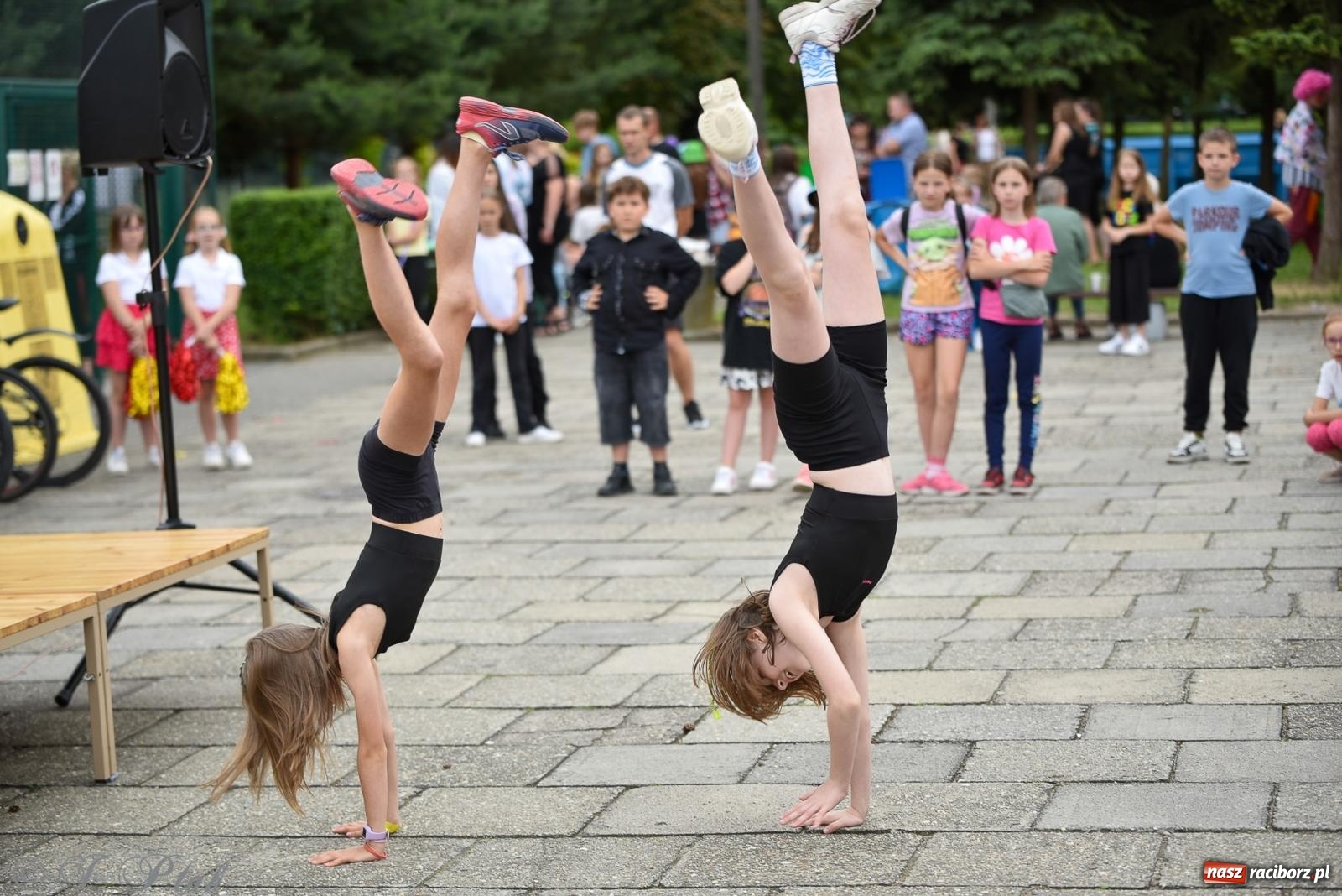 Zdjęcie w galerii na portalu naszraciborz.pl: Piętnastka festynem rodzinnym żegna rok szkolny wiadomości z regionu