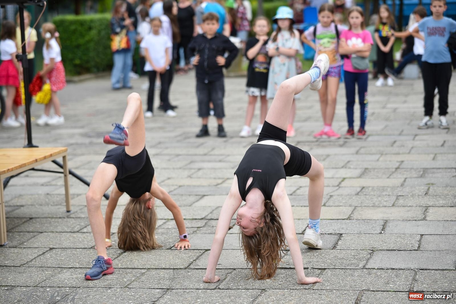 Zdjęcie w galerii na portalu naszraciborz.pl: Piętnastka festynem rodzinnym żegna rok szkolny wiadomości z regionu