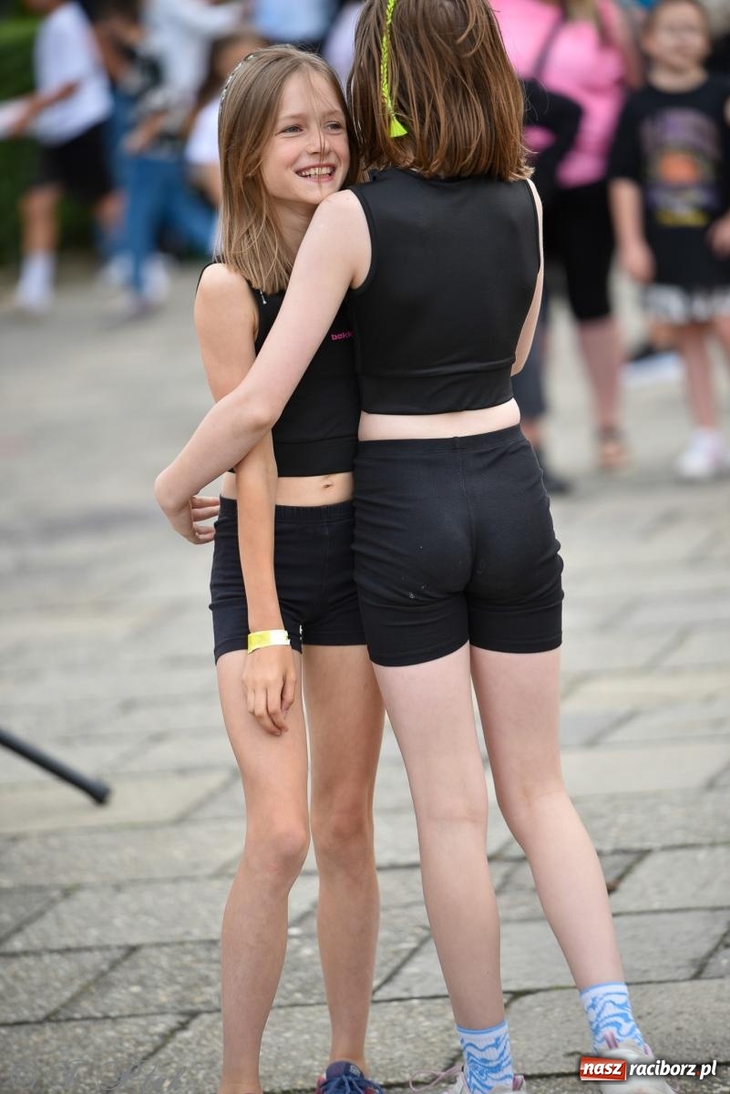 Zdjęcie w galerii na portalu naszraciborz.pl: Piętnastka festynem rodzinnym żegna rok szkolny wiadomości z regionu