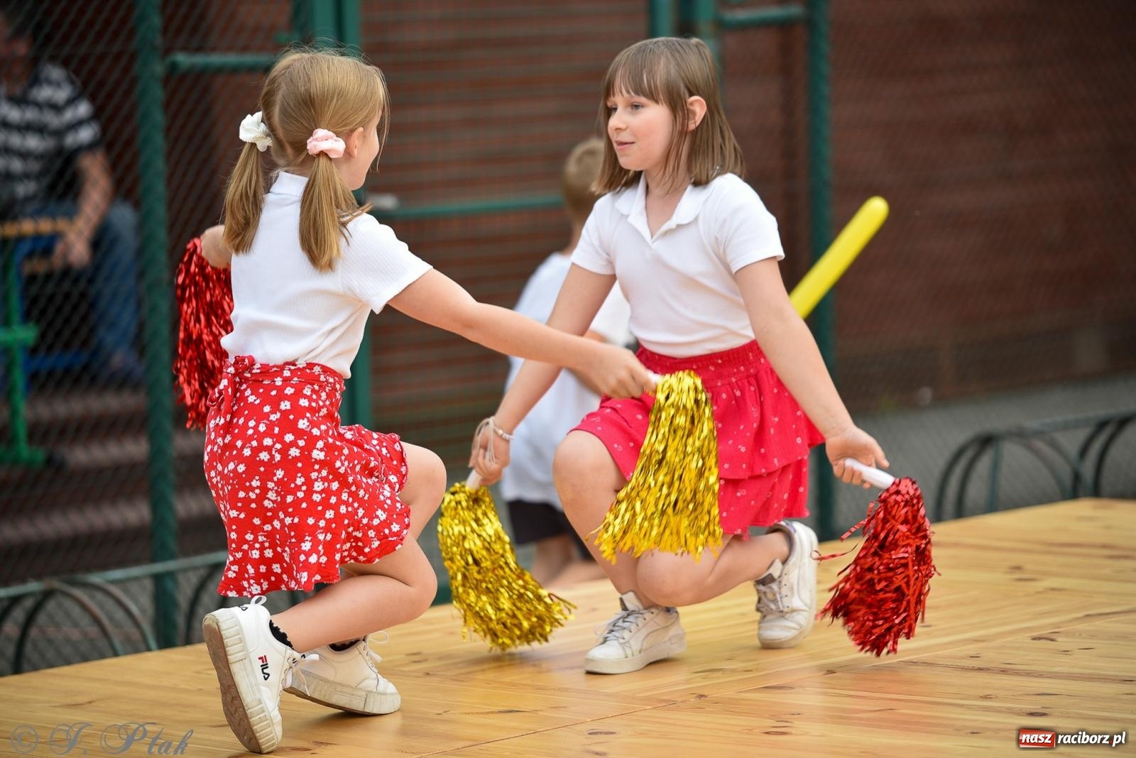 Zdjęcie w galerii na portalu naszraciborz.pl: Piętnastka festynem rodzinnym żegna rok szkolny wiadomości z regionu