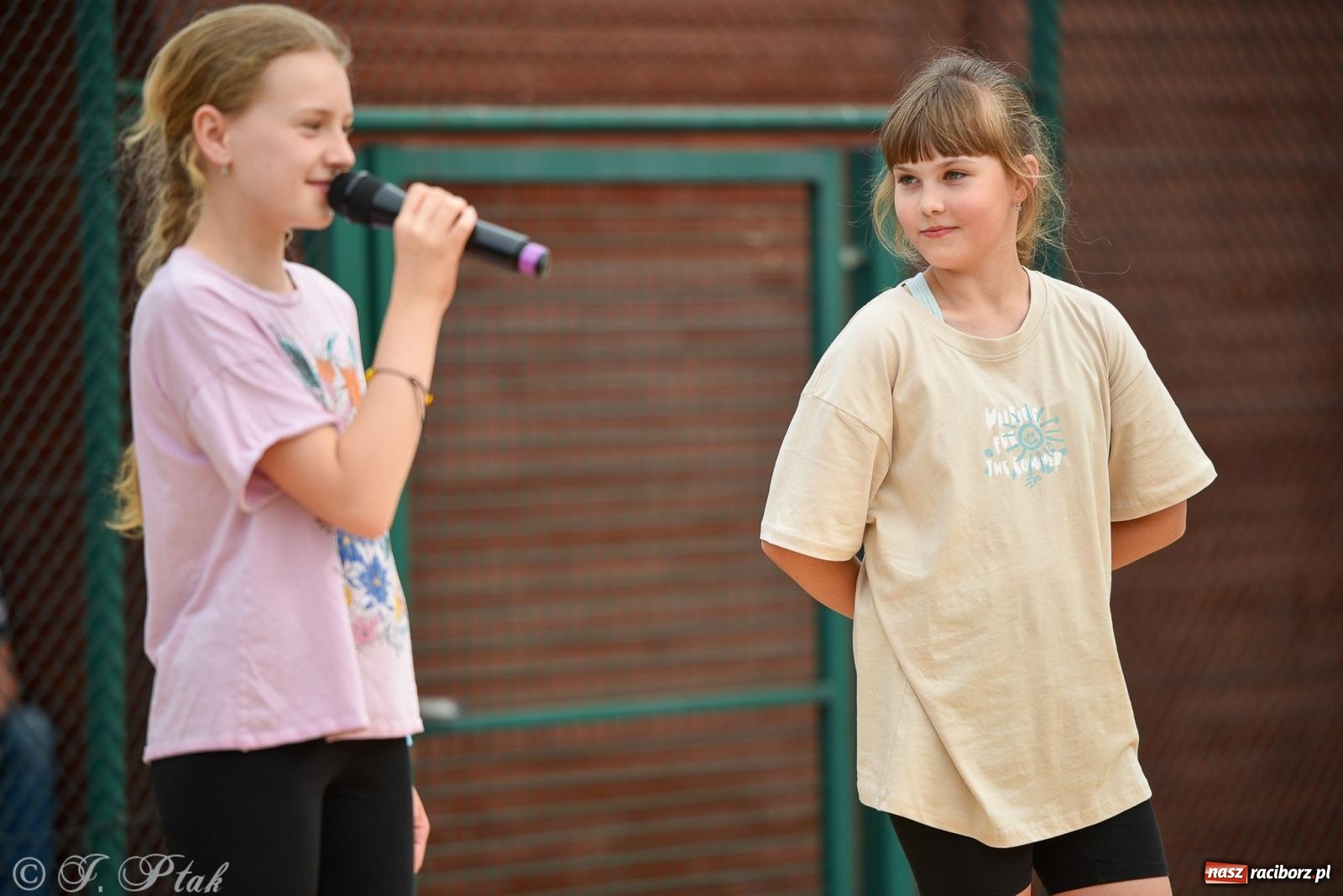 Zdjęcie w galerii na portalu naszraciborz.pl: Piętnastka festynem rodzinnym żegna rok szkolny wiadomości z regionu