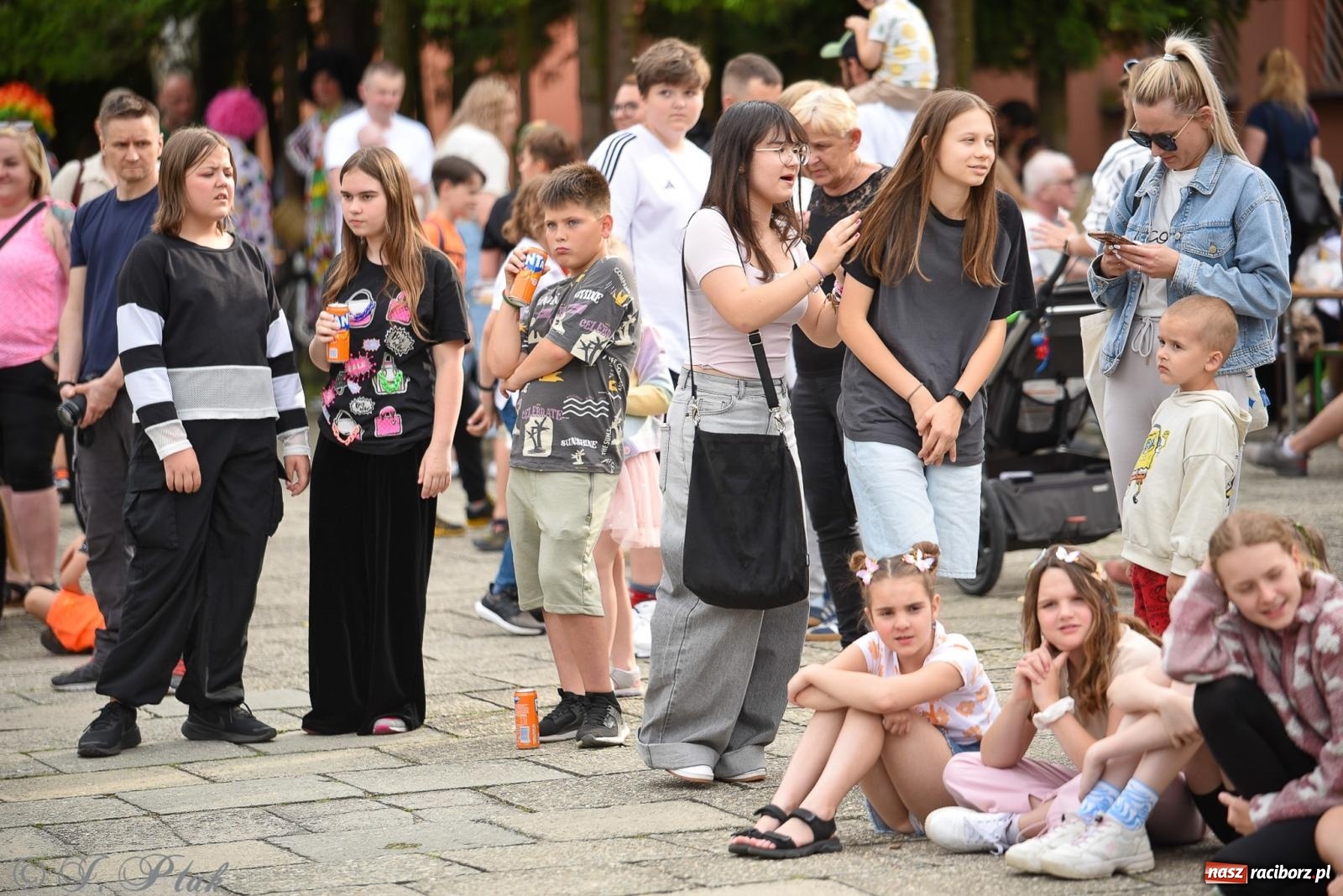 Zdjęcie w galerii na portalu naszraciborz.pl: Piętnastka festynem rodzinnym żegna rok szkolny wiadomości z regionu