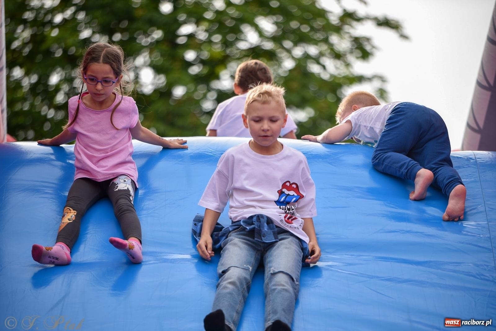 Zdjęcie w galerii na portalu naszraciborz.pl: Piętnastka festynem rodzinnym żegna rok szkolny wiadomości z regionu