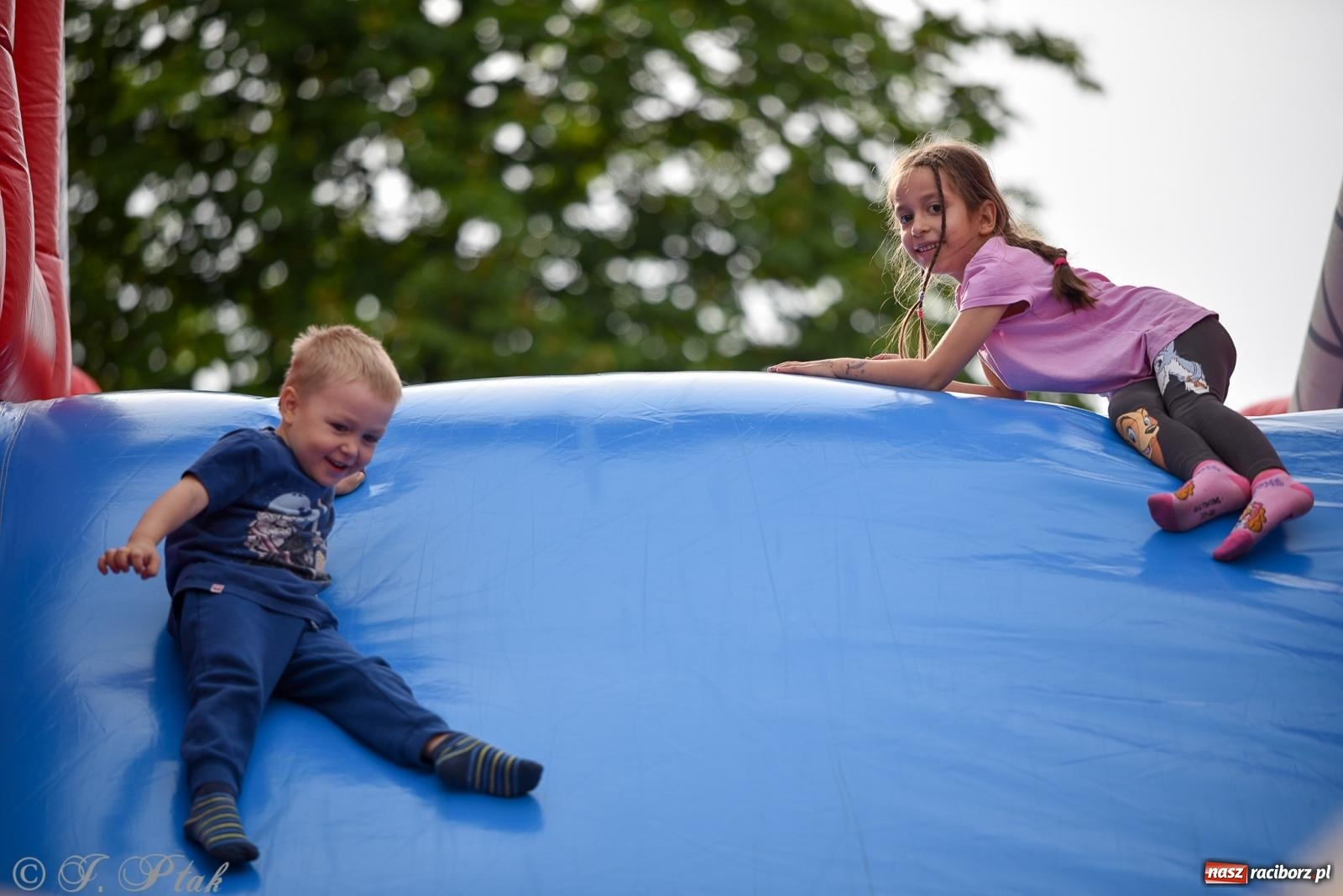 Zdjęcie w galerii na portalu naszraciborz.pl: Piętnastka festynem rodzinnym żegna rok szkolny wiadomości z regionu