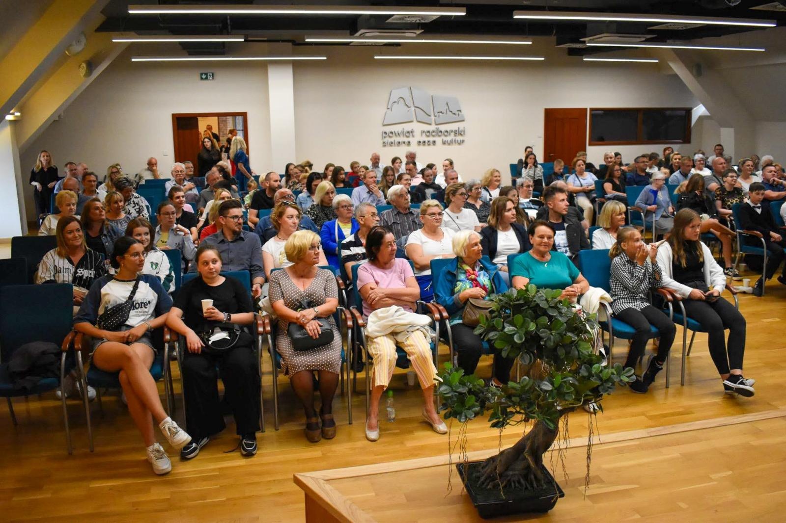 Zdjęcie w galerii na portalu naszraciborz.pl: Strażnicy pieczęci raciborskiego zamku wiadomości z regionu