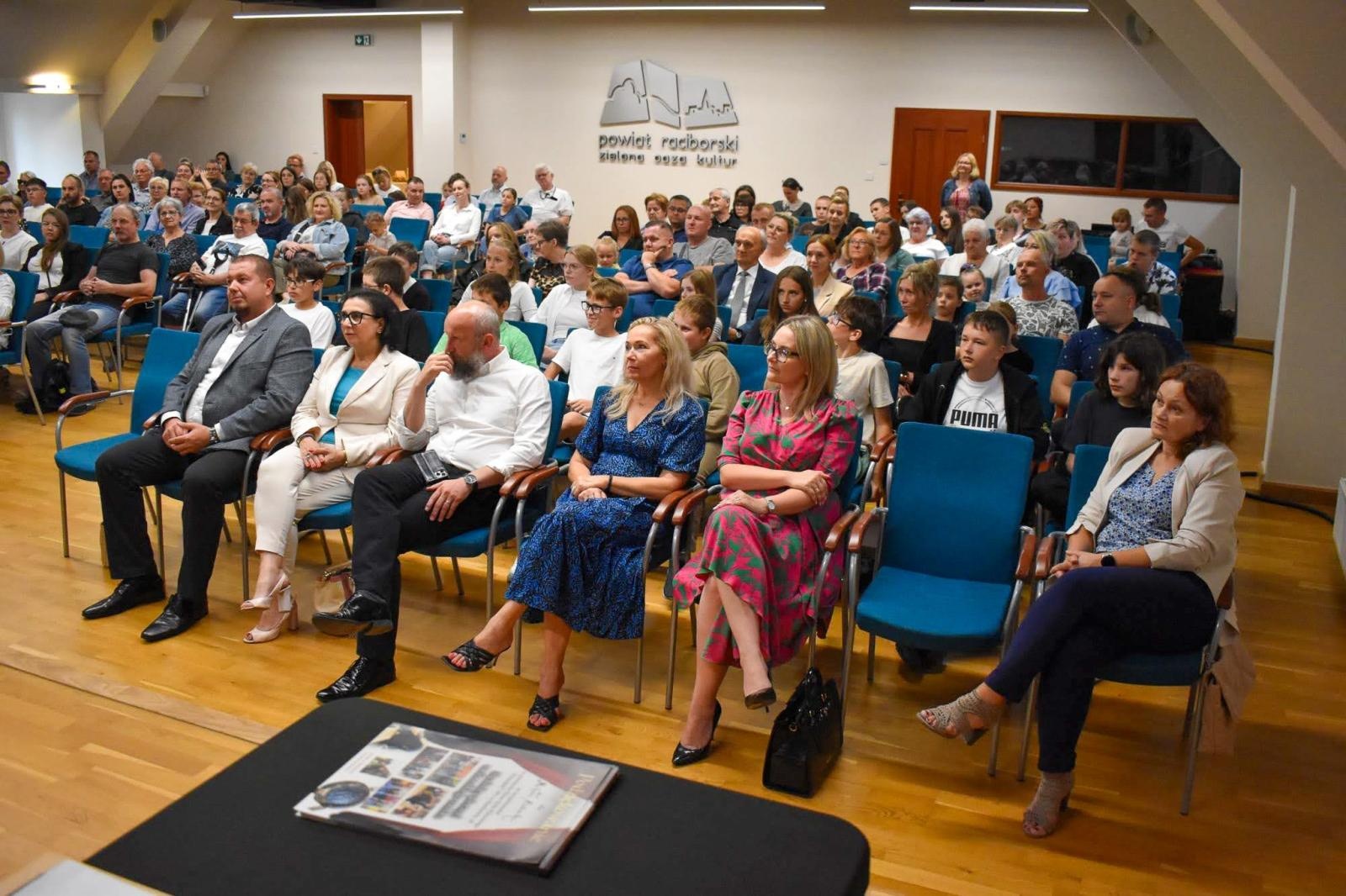 Zdjęcie w galerii na portalu naszraciborz.pl: Strażnicy pieczęci raciborskiego zamku wiadomości z regionu