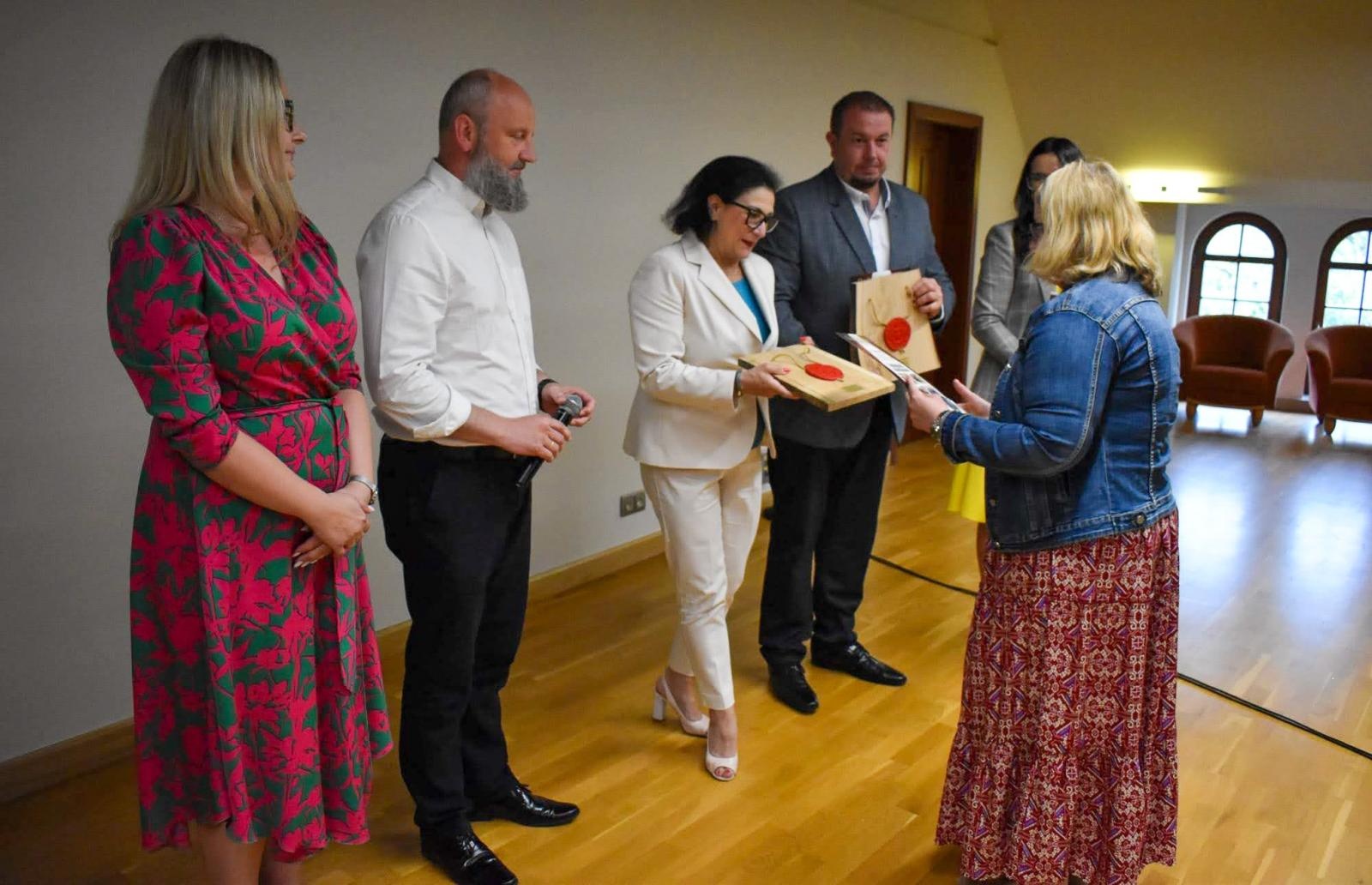 Zdjęcie w galerii na portalu naszraciborz.pl: Strażnicy pieczęci raciborskiego zamku wiadomości z regionu