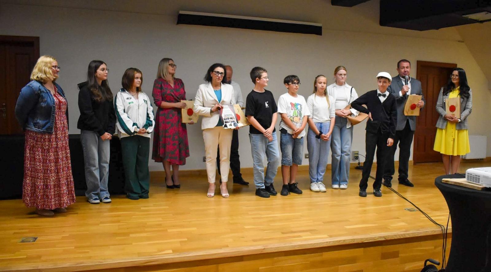 Zdjęcie w galerii na portalu naszraciborz.pl: Strażnicy pieczęci raciborskiego zamku wiadomości z regionu