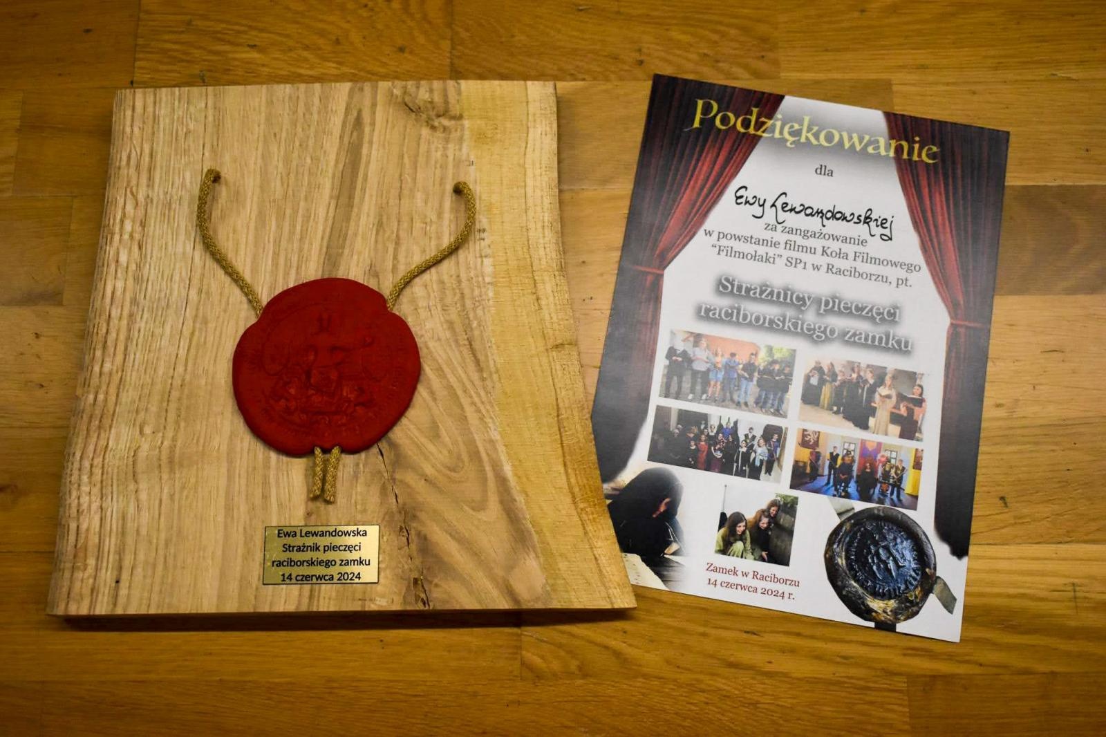 Zdjęcie w galerii na portalu naszraciborz.pl: Strażnicy pieczęci raciborskiego zamku wiadomości z regionu