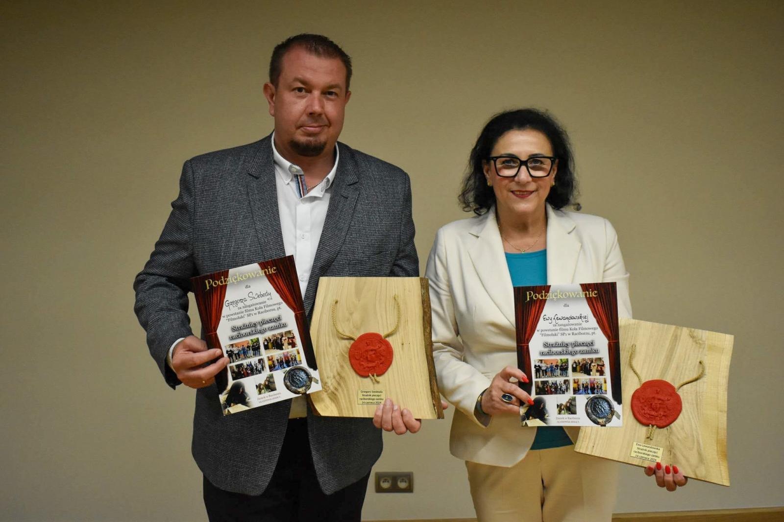 Zdjęcie w galerii na portalu naszraciborz.pl: Strażnicy pieczęci raciborskiego zamku wiadomości z regionu