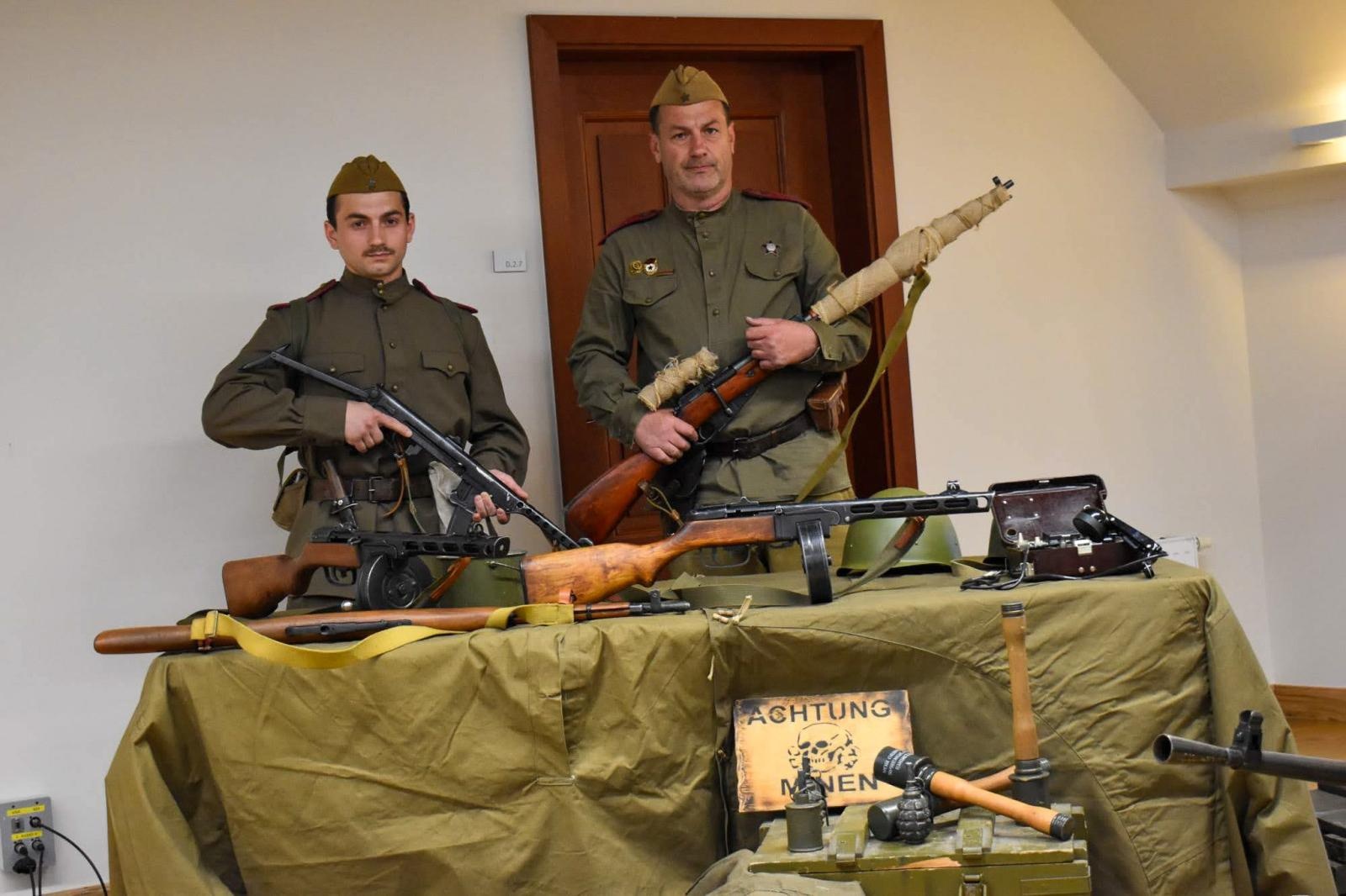 Zdjęcie w galerii na portalu naszraciborz.pl: Wyzwolenie czy okupacja? Sowieci na Górnym Śląsku tematem spotkania na zamku wiadomości z regionu