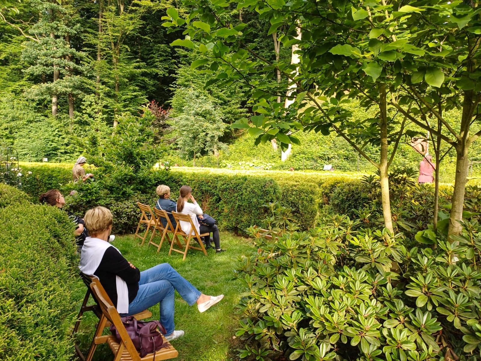 Zdjęcie w galerii na portalu naszraciborz.pl: Dźwięki harfy i gitary wypełniły Zaczarowany Ogród wiadomości z regionu