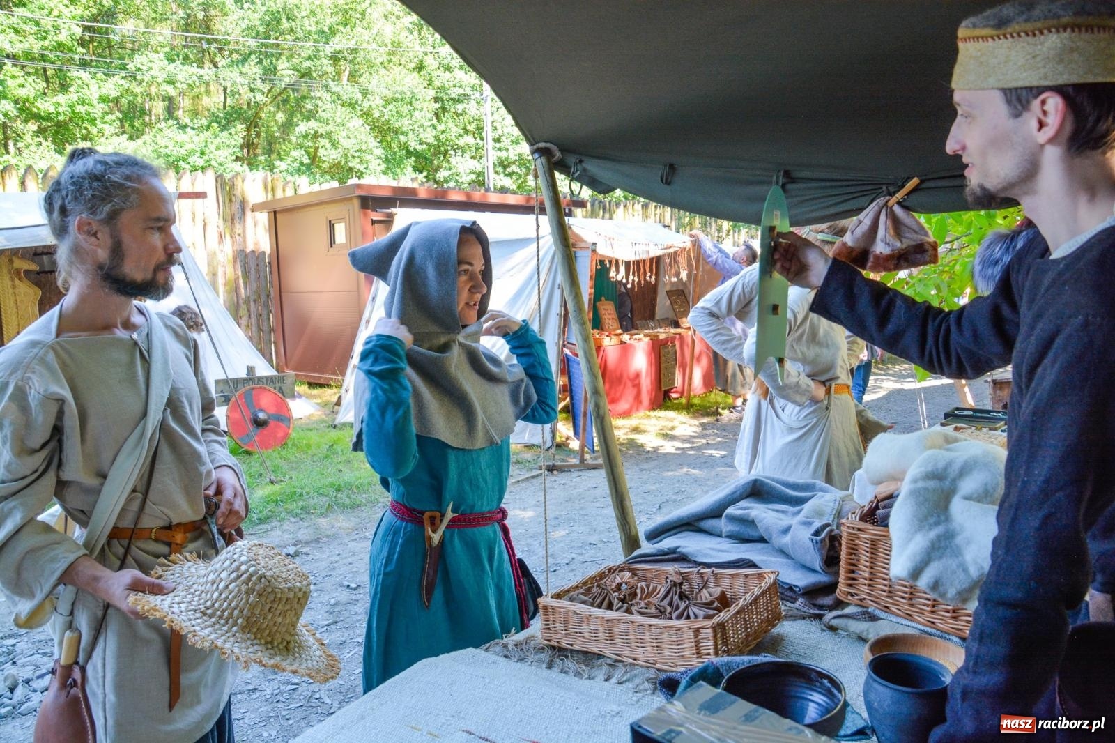 Zdjęcie w galerii na portalu naszraciborz.pl: Drengowie znów poszli na rekord. Ruszył XIV Raciborski Festiwal Średniowieczny [FOTO i WIDEO] wiadomości z regionu