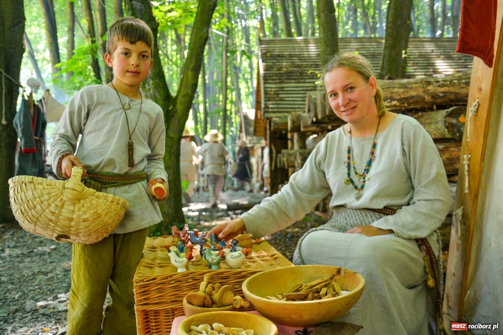 Zdjęcie w galerii na portalu naszraciborz.pl: Drengowie znów poszli na rekord. Ruszył XIV Raciborski Festiwal Średniowieczny [FOTO i WIDEO] wiadomości z regionu