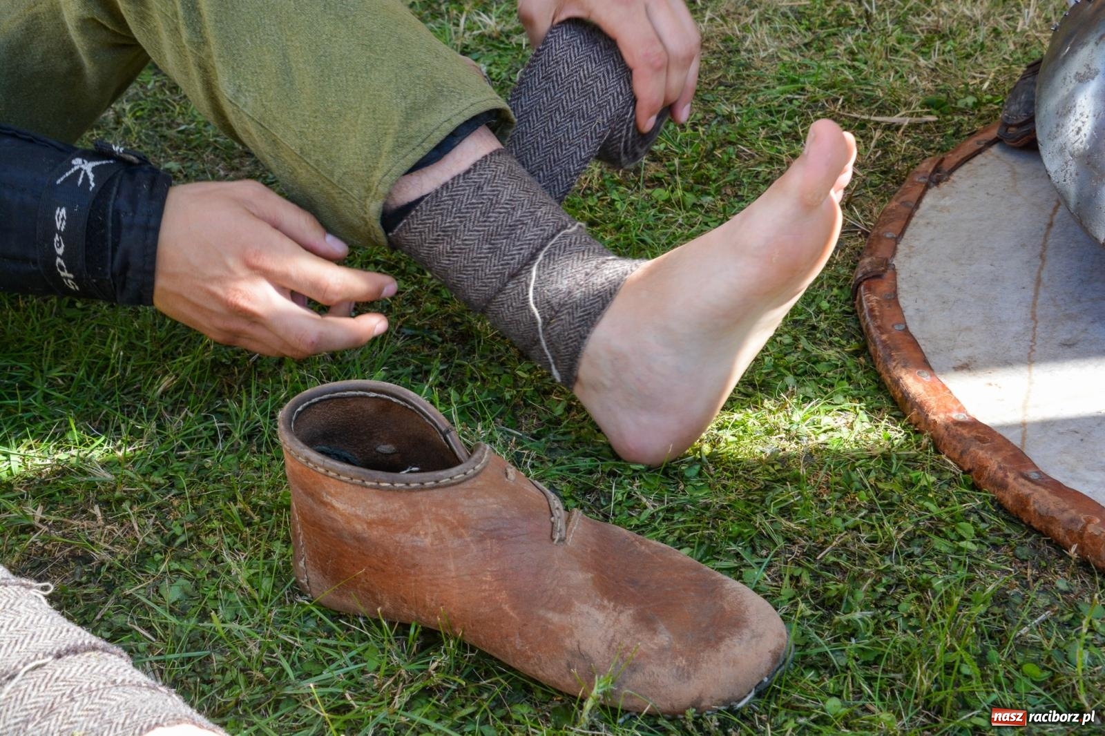 Zdjęcie w galerii na portalu naszraciborz.pl: Drengowie znów poszli na rekord. Ruszył XIV Raciborski Festiwal Średniowieczny [FOTO i WIDEO] wiadomości z regionu