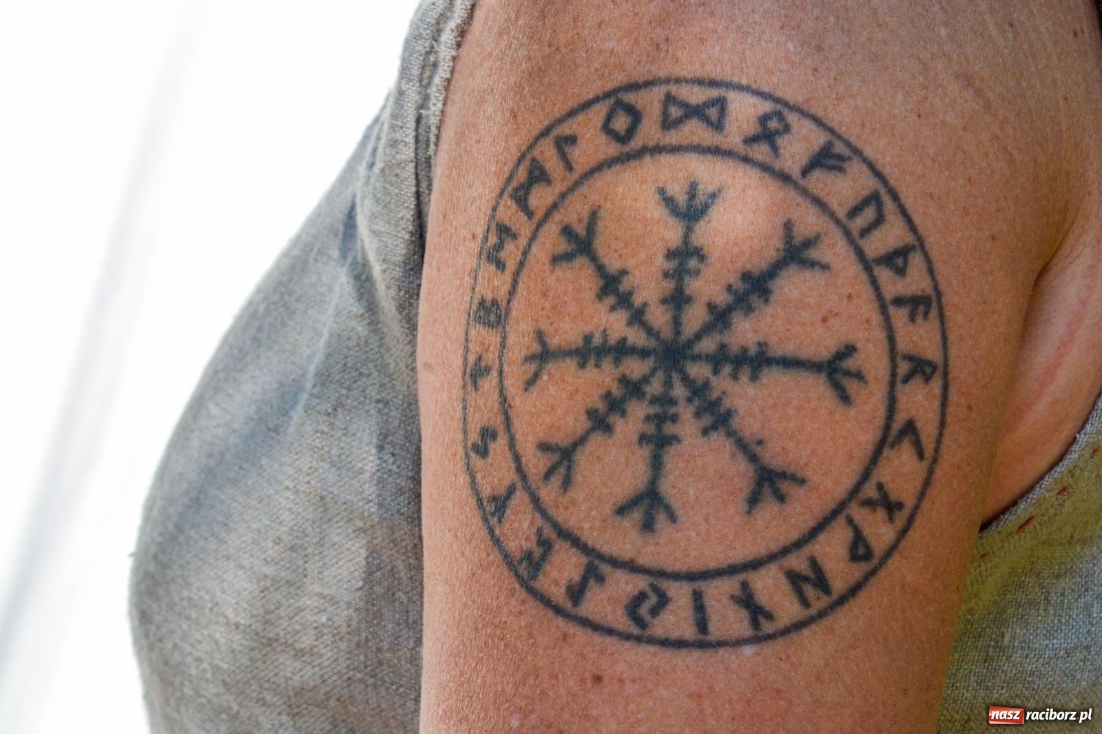 Zdjęcie w galerii na portalu naszraciborz.pl: Drengowie znów poszli na rekord. Ruszył XIV Raciborski Festiwal Średniowieczny [FOTO i WIDEO] wiadomości z regionu