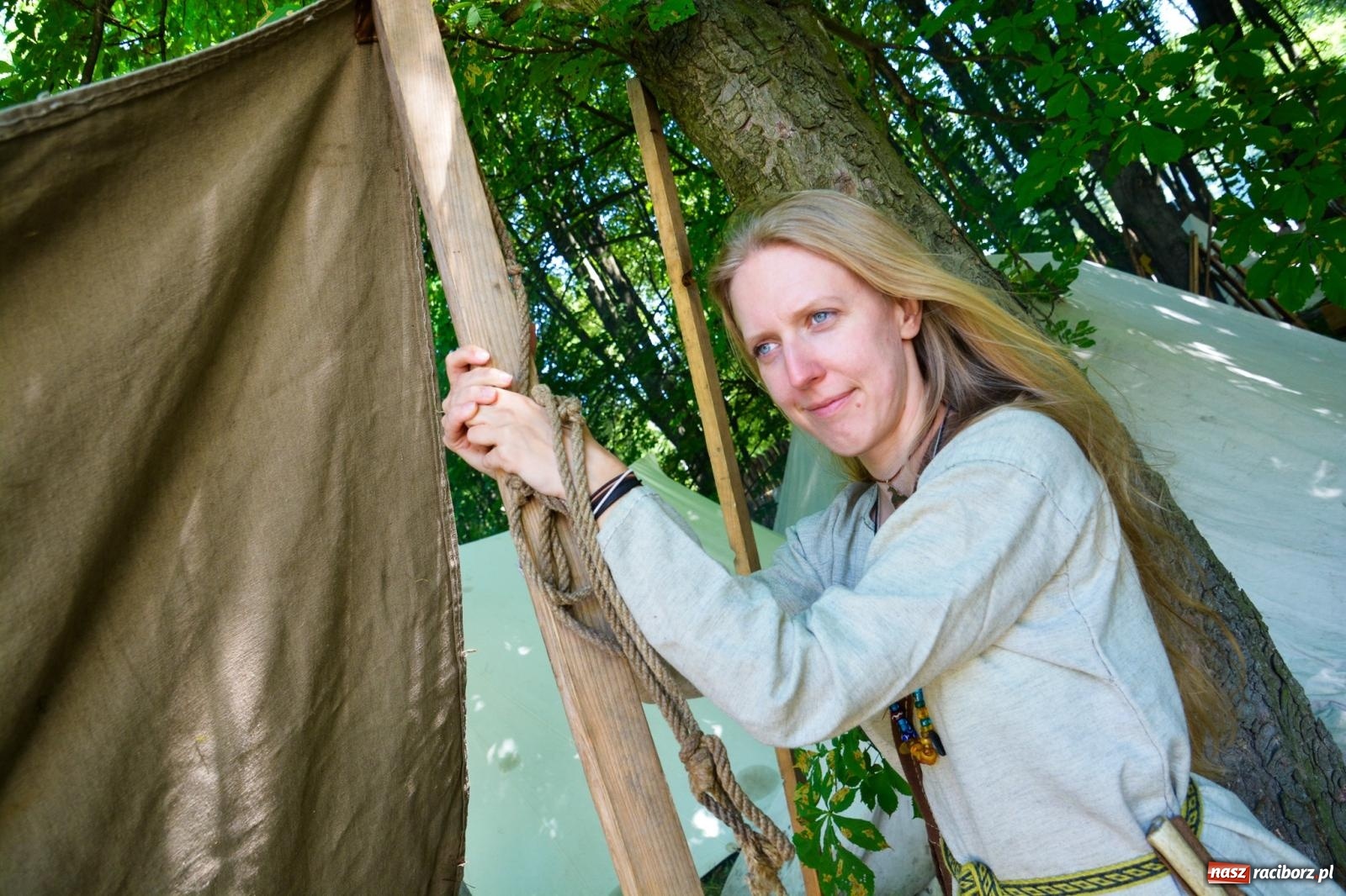 Zdjęcie w galerii na portalu naszraciborz.pl: Drengowie znów poszli na rekord. Ruszył XIV Raciborski Festiwal Średniowieczny [FOTO i WIDEO] wiadomości z regionu