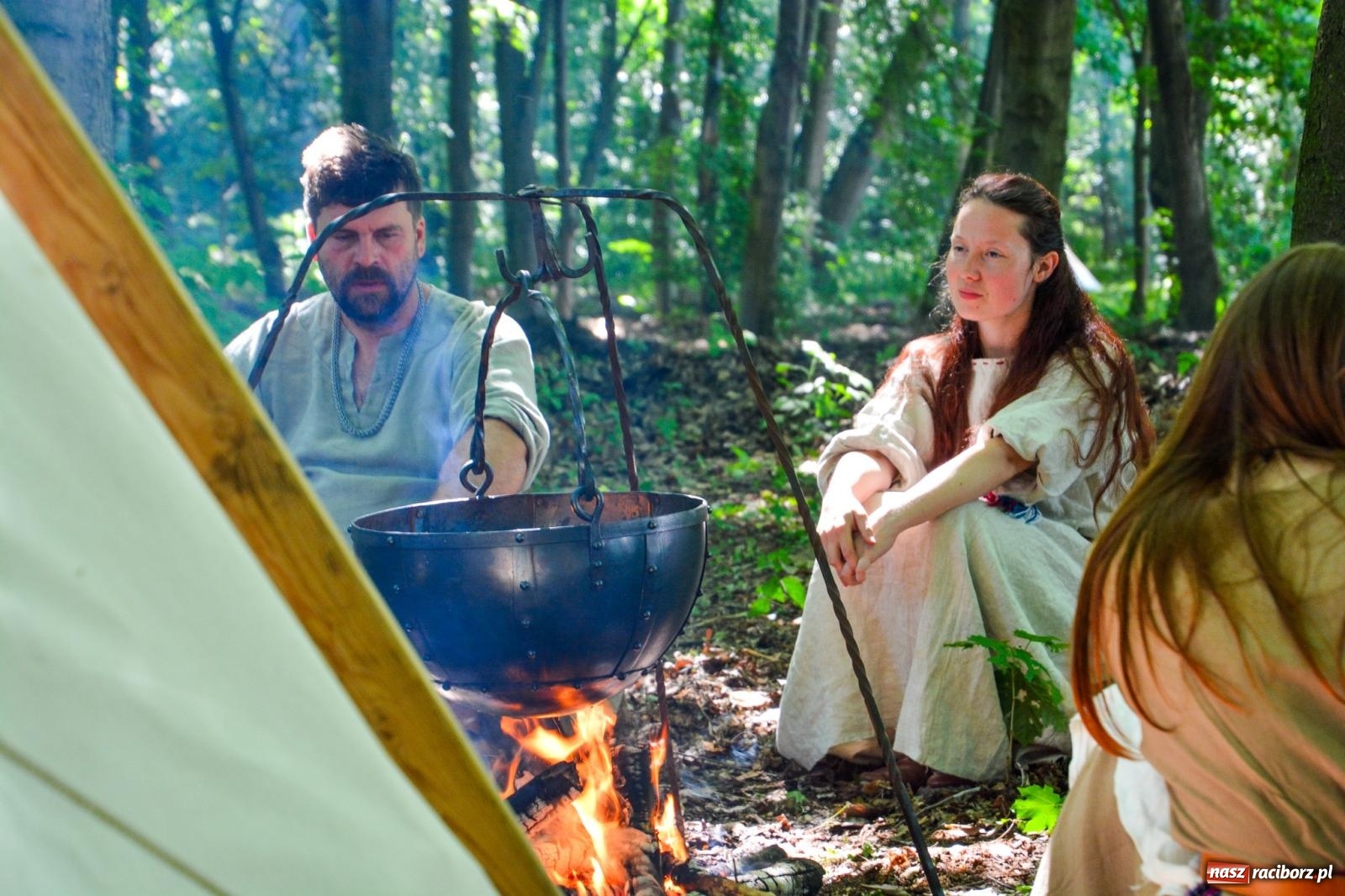 Zdjęcie w galerii na portalu naszraciborz.pl: Drengowie znów poszli na rekord. Ruszył XIV Raciborski Festiwal Średniowieczny [FOTO i WIDEO] wiadomości z regionu