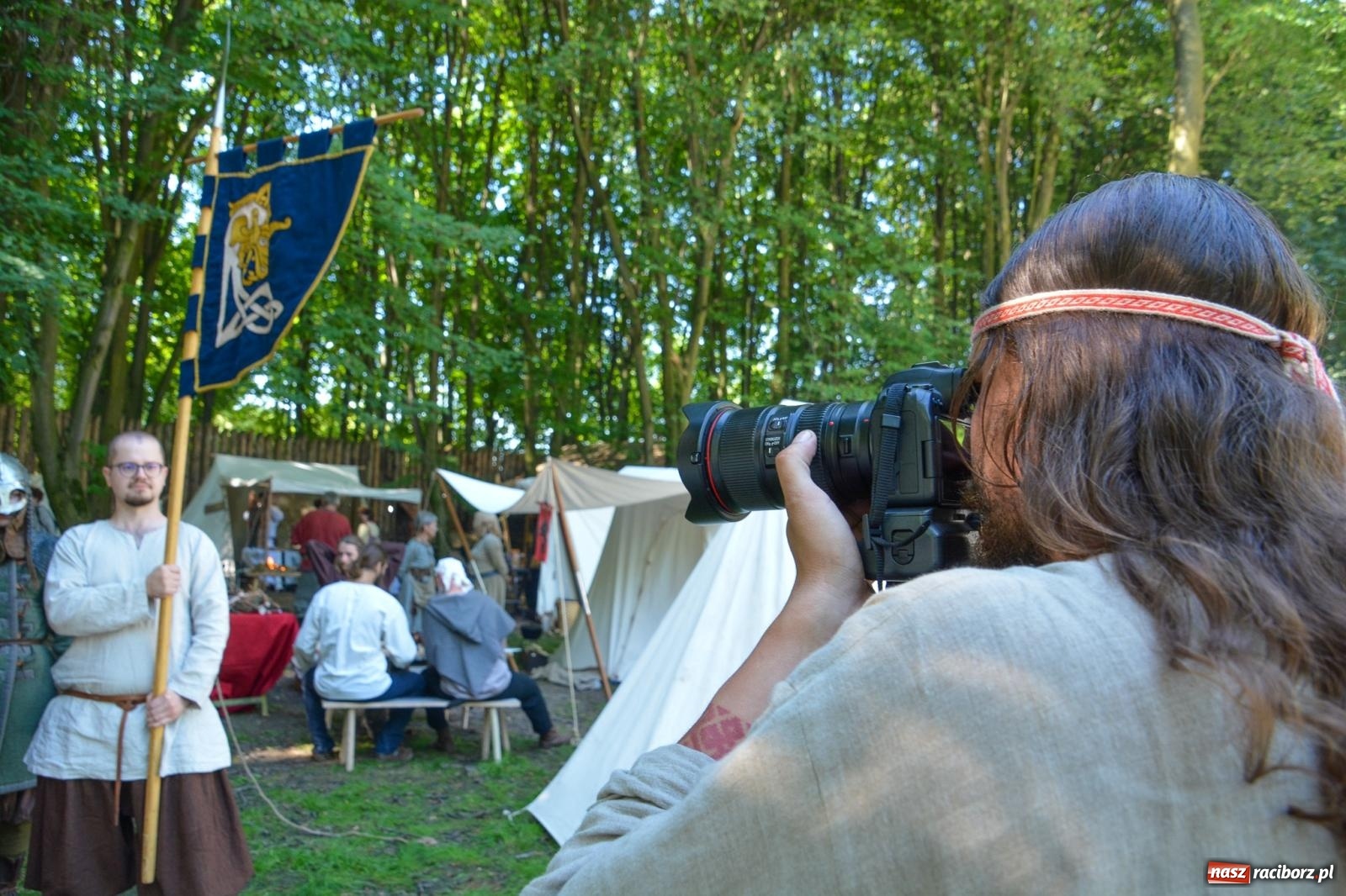 Zdjęcie w galerii na portalu naszraciborz.pl: Drengowie znów poszli na rekord. Ruszył XIV Raciborski Festiwal Średniowieczny [FOTO i WIDEO] wiadomości z regionu