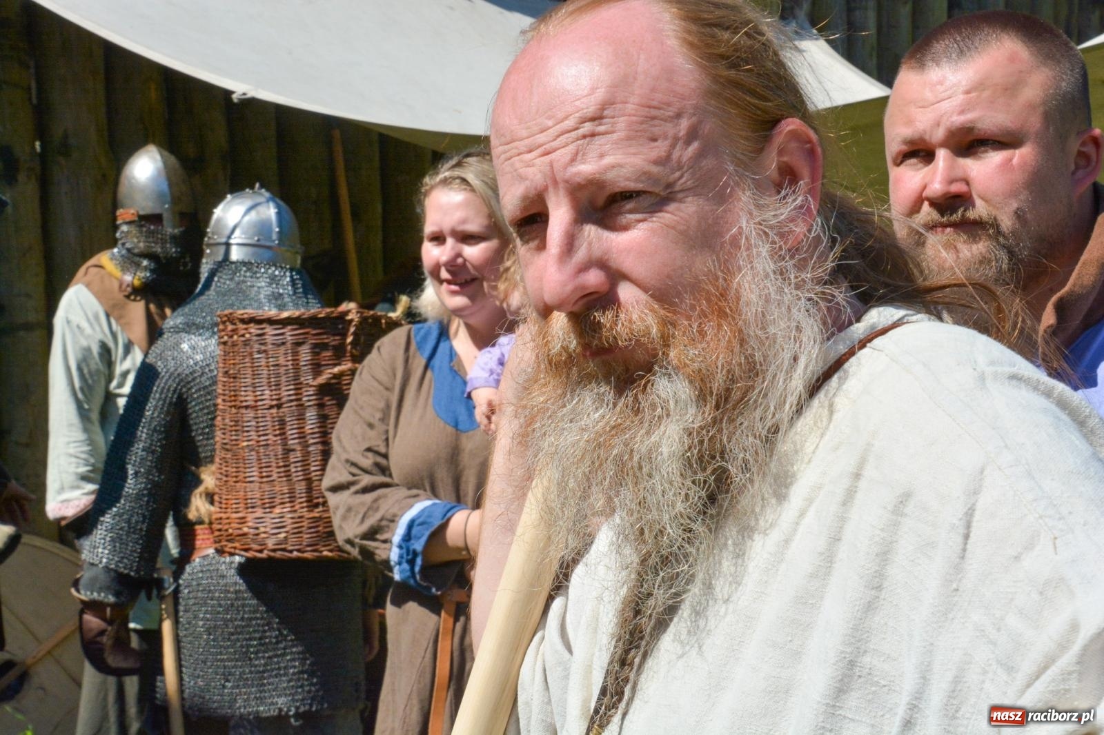 Zdjęcie w galerii na portalu naszraciborz.pl: Drengowie znów poszli na rekord. Ruszył XIV Raciborski Festiwal Średniowieczny [FOTO i WIDEO] wiadomości z regionu