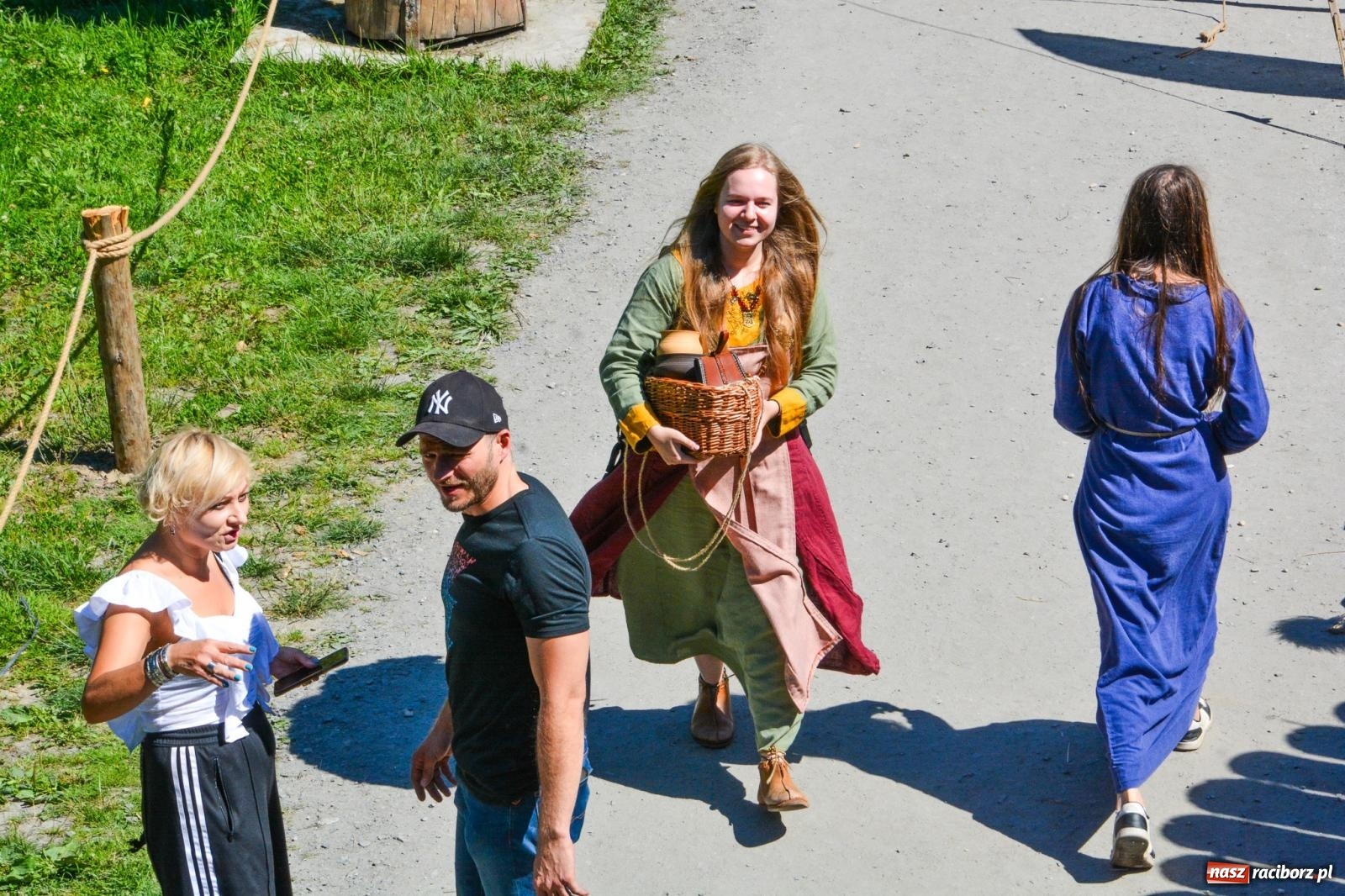 Zdjęcie w galerii na portalu naszraciborz.pl: Drengowie znów poszli na rekord. Ruszył XIV Raciborski Festiwal Średniowieczny [FOTO i WIDEO] wiadomości z regionu