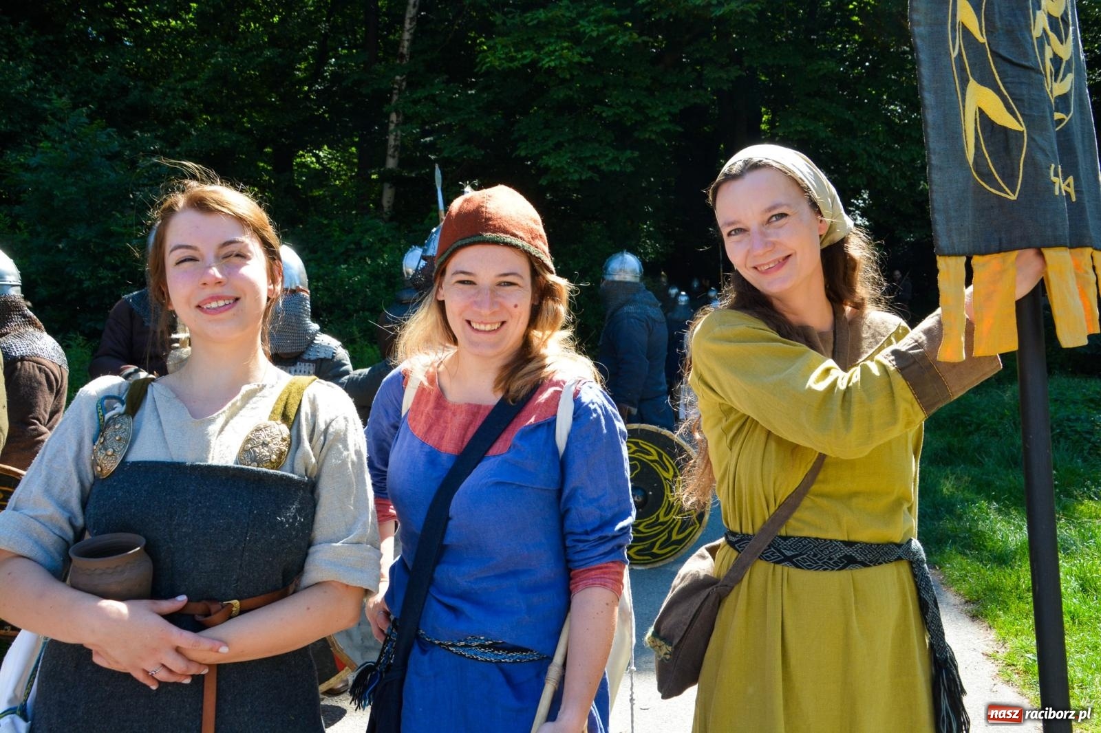 Zdjęcie w galerii na portalu naszraciborz.pl: Drengowie znów poszli na rekord. Ruszył XIV Raciborski Festiwal Średniowieczny [FOTO i WIDEO] wiadomości z regionu