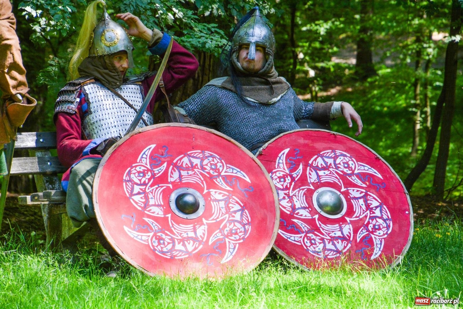 Zdjęcie w galerii na portalu naszraciborz.pl: Drengowie znów poszli na rekord. Ruszył XIV Raciborski Festiwal Średniowieczny [FOTO i WIDEO] wiadomości z regionu