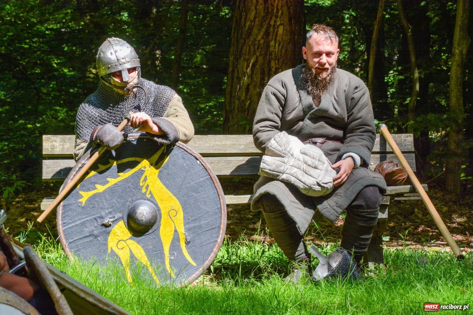 Zdjęcie w galerii na portalu naszraciborz.pl: Drengowie znów poszli na rekord. Ruszył XIV Raciborski Festiwal Średniowieczny [FOTO i WIDEO] wiadomości z regionu