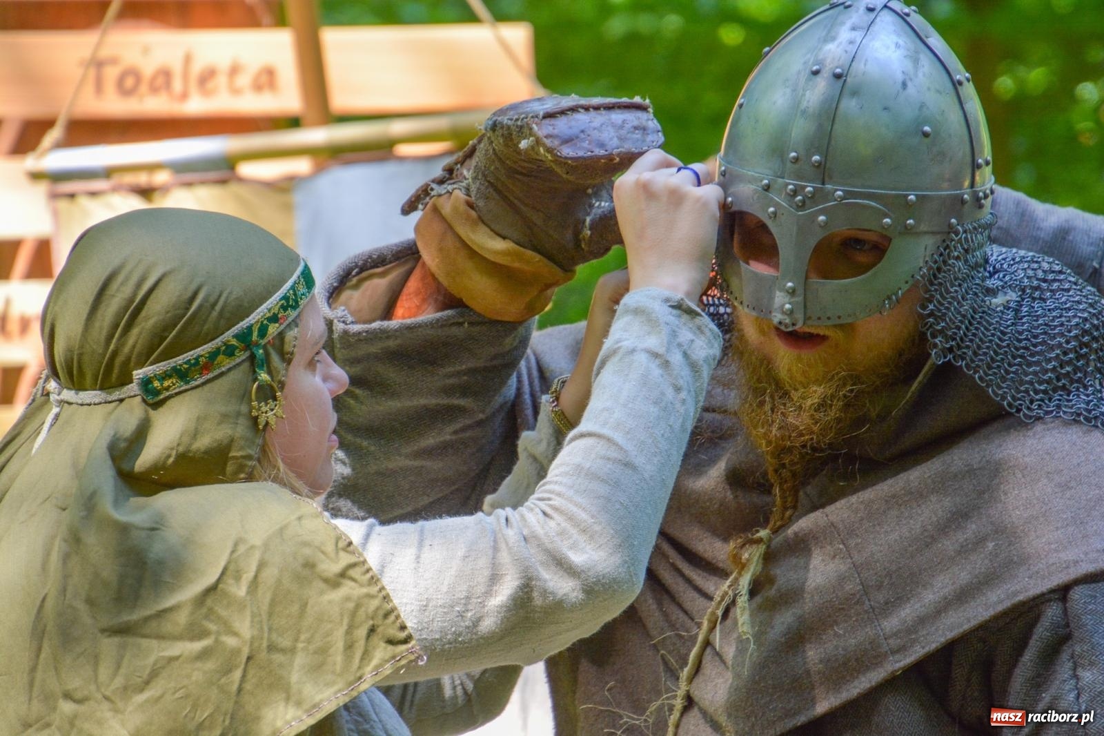Zdjęcie w galerii na portalu naszraciborz.pl: Drengowie znów poszli na rekord. Ruszył XIV Raciborski Festiwal Średniowieczny [FOTO i WIDEO] wiadomości z regionu